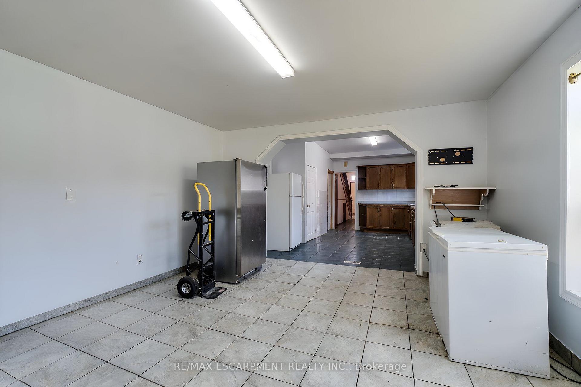 Photo 30 of 23 Oak Avenue, Hamilton, Landsdale — HOMEH
