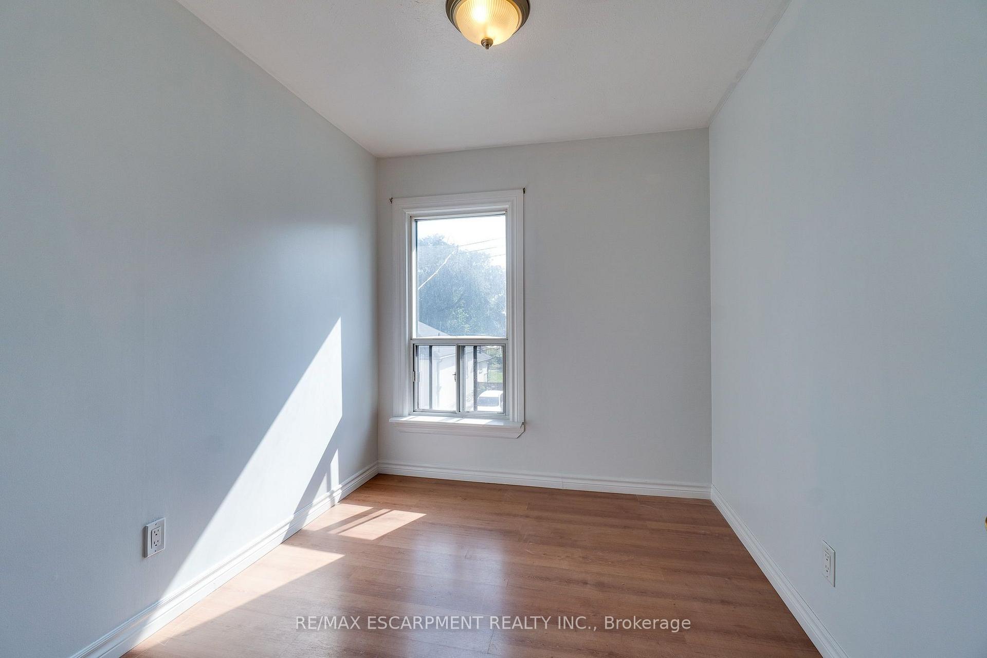Photo 38 of 23 Oak Avenue, Hamilton, Landsdale — HOMEH