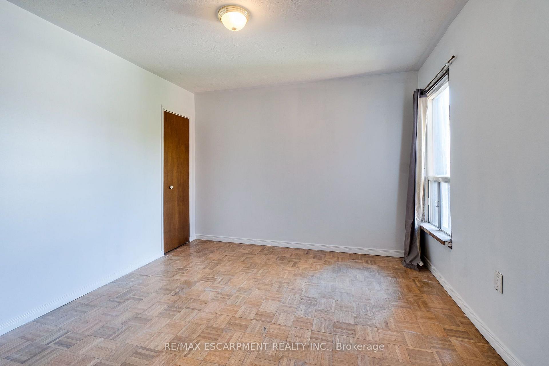 Photo 39 of 23 Oak Avenue, Hamilton, Landsdale — HOMEH