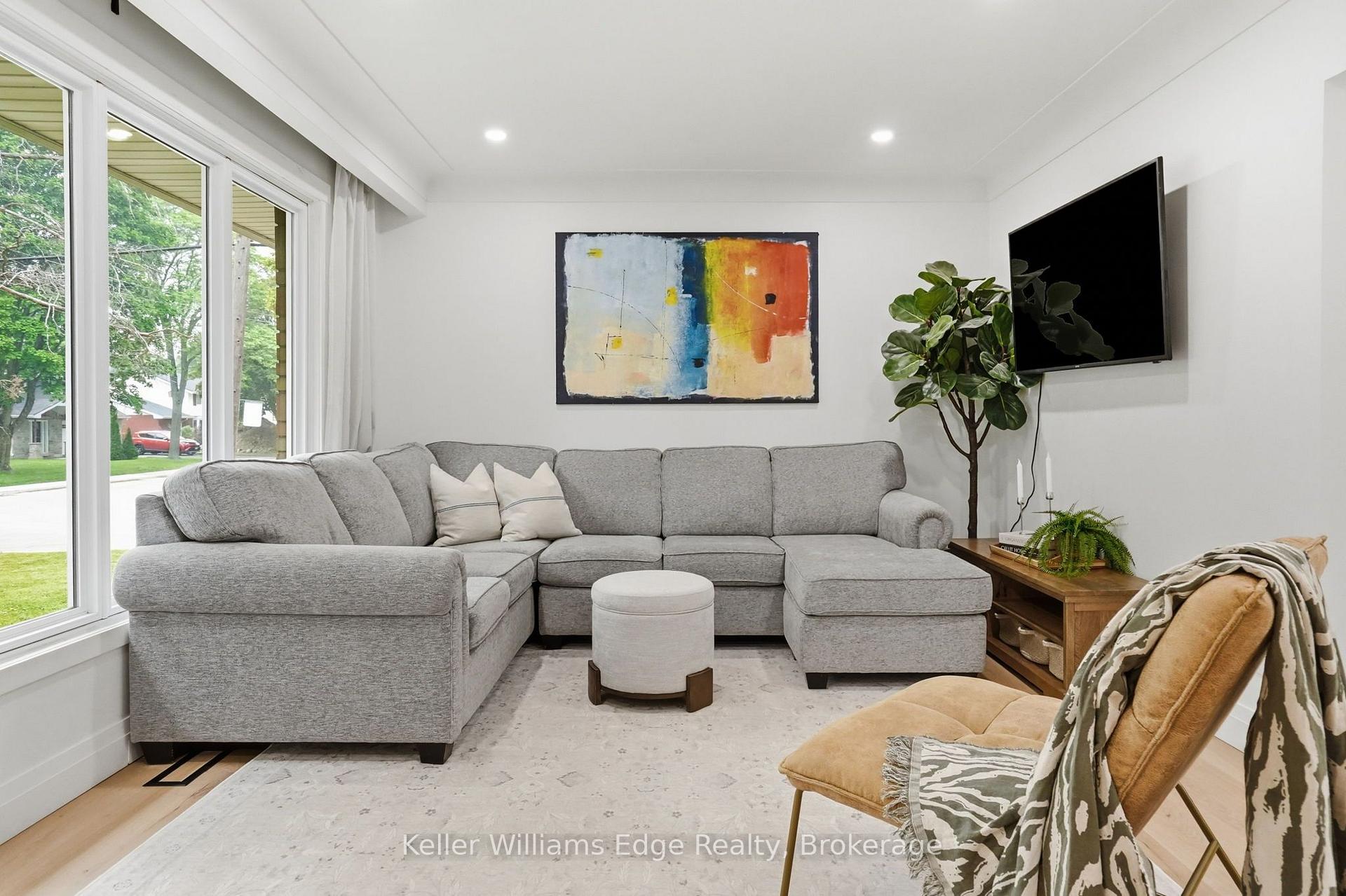 Photo 3 of 131 West 34th Street, Hamilton, Westcliffe — HOMEH