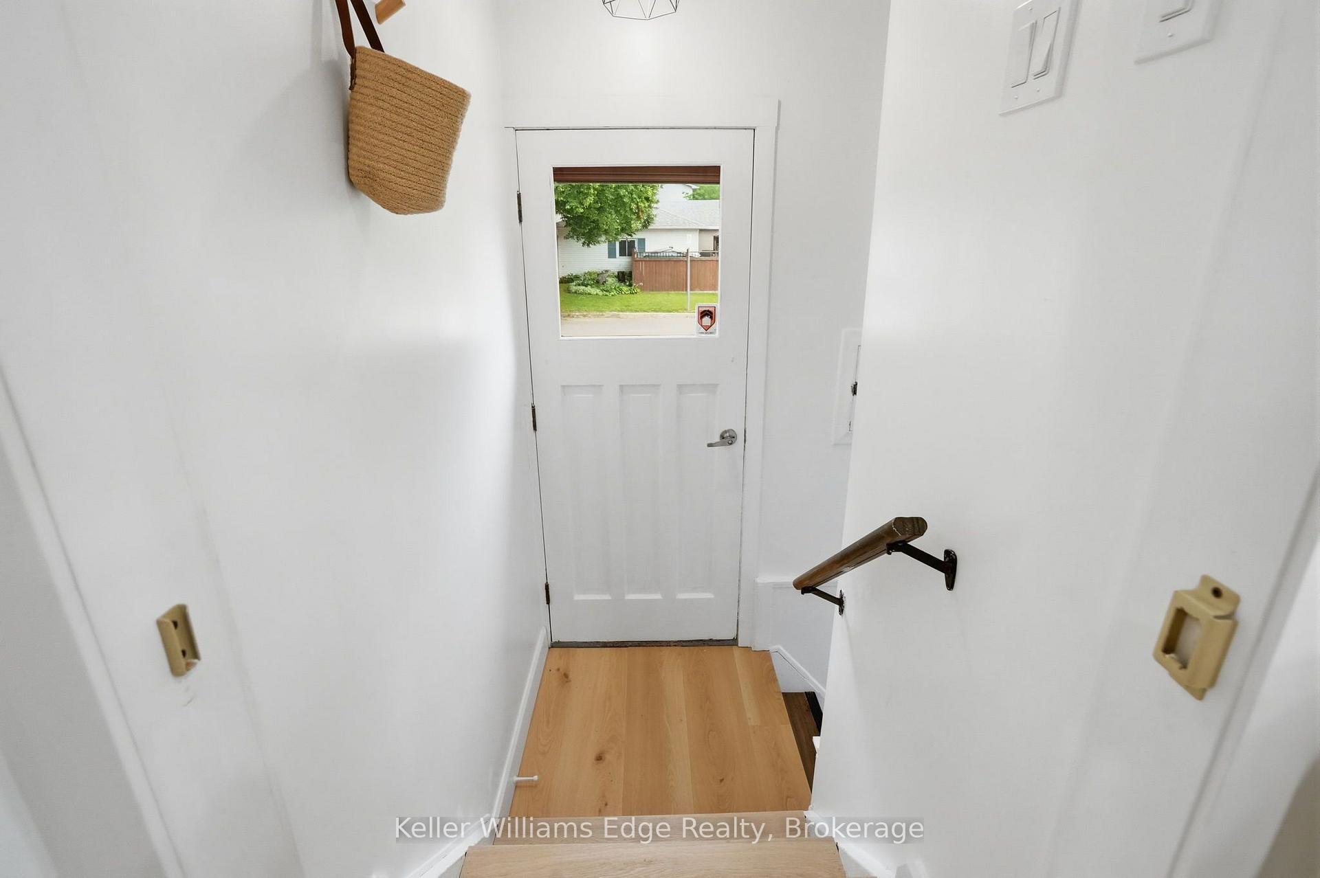 Photo 10 of 131 West 34th Street, Hamilton, Westcliffe — HOMEH
