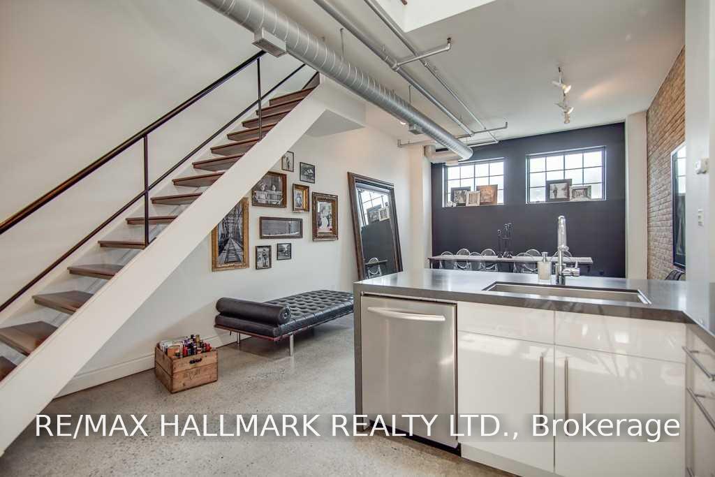 Photo 1 of Unit 7, 6 Bartlett Avenue, Toronto, Dovercourt-Wallace Emerson-Junction — HOMEH