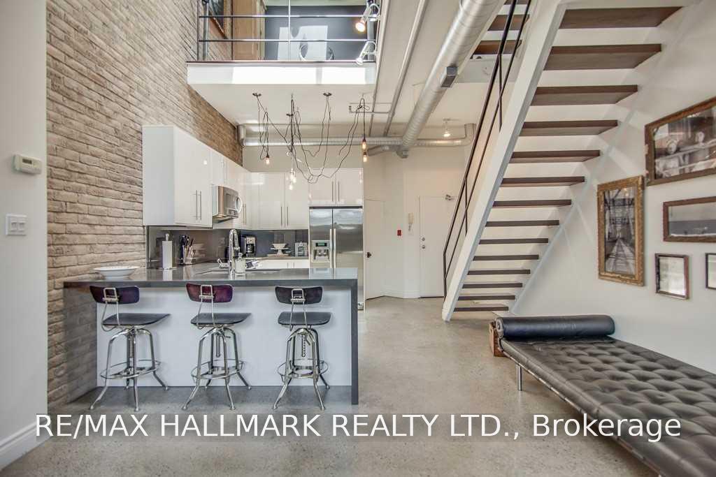 Photo 4 of Unit 7, 6 Bartlett Avenue, Toronto, Dovercourt-Wallace Emerson-Junction — HOMEH