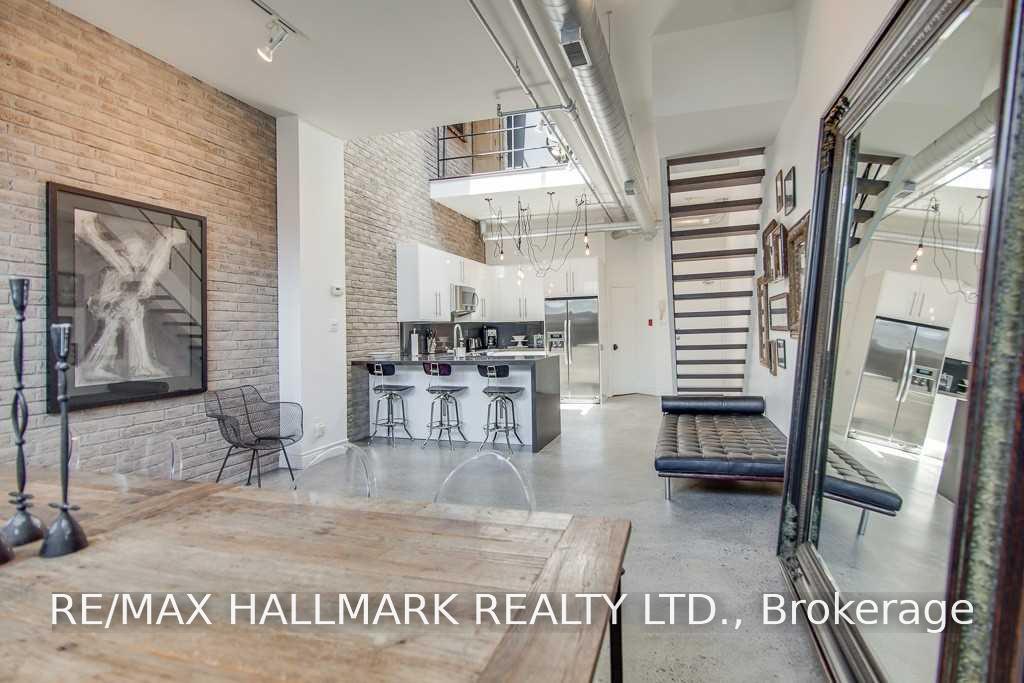 Photo 6 of Unit 7, 6 Bartlett Avenue, Toronto, Dovercourt-Wallace Emerson-Junction — HOMEH