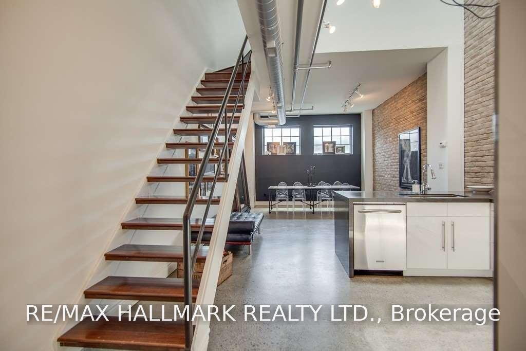 Photo 8 of Unit 7, 6 Bartlett Avenue, Toronto, Dovercourt-Wallace Emerson-Junction — HOMEH