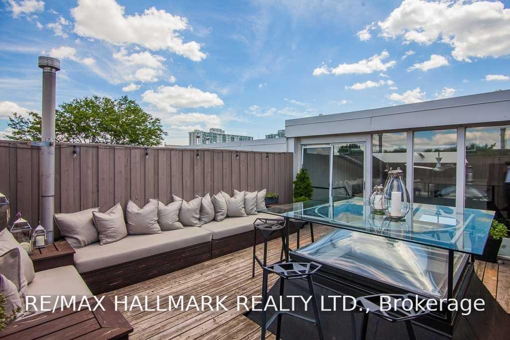 Photo 18 of Unit 7, 6 Bartlett Avenue, Toronto, Dovercourt-Wallace Emerson-Junction — HOMEH