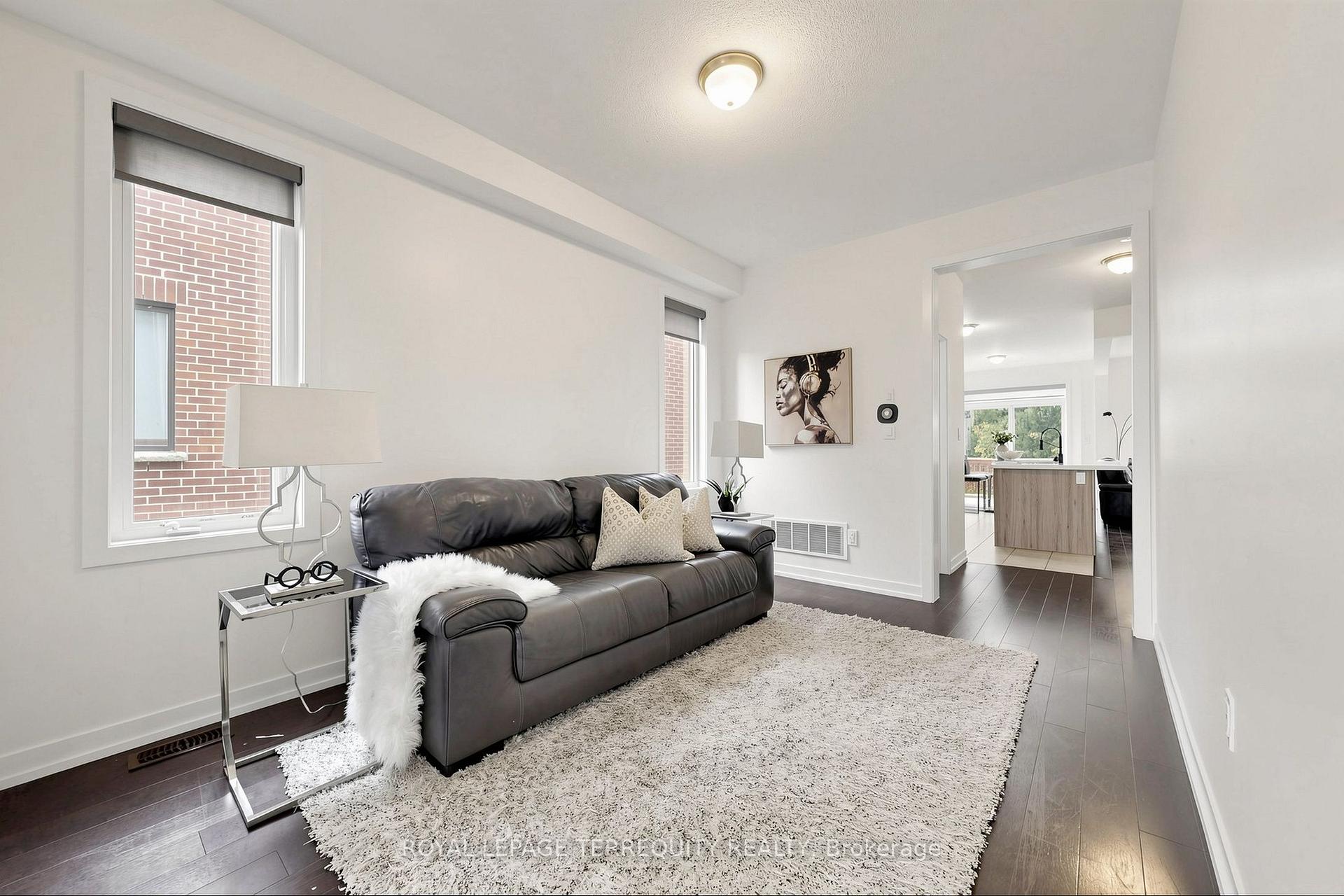 Photo 6 of 1456 Rose Way, Milton, Cobban — HOMEH