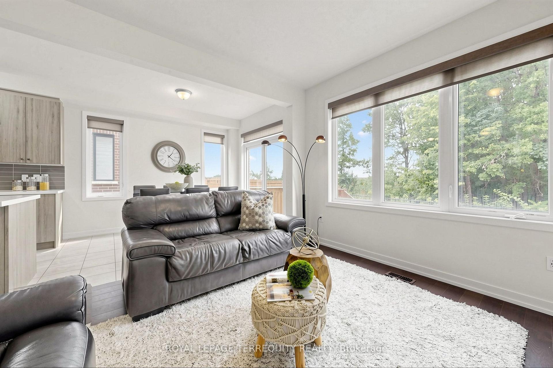 Photo 9 of 1456 Rose Way, Milton, Cobban — HOMEH