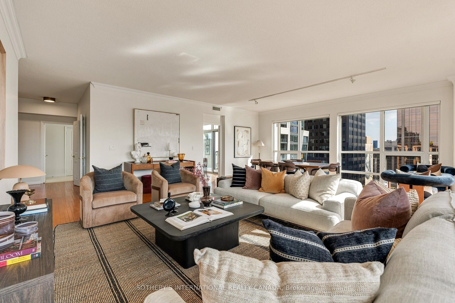 Photo 5 of Unit 1106, 10 Delisle Avenue, Toronto, Yonge-St. Clair — HOMEH
