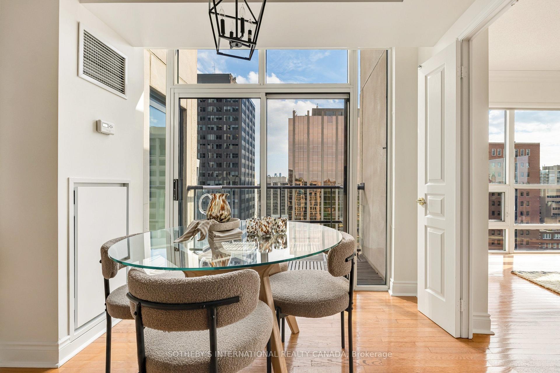 Photo 10 of Unit 1106, 10 Delisle Avenue, Toronto, Yonge-St. Clair — HOMEH