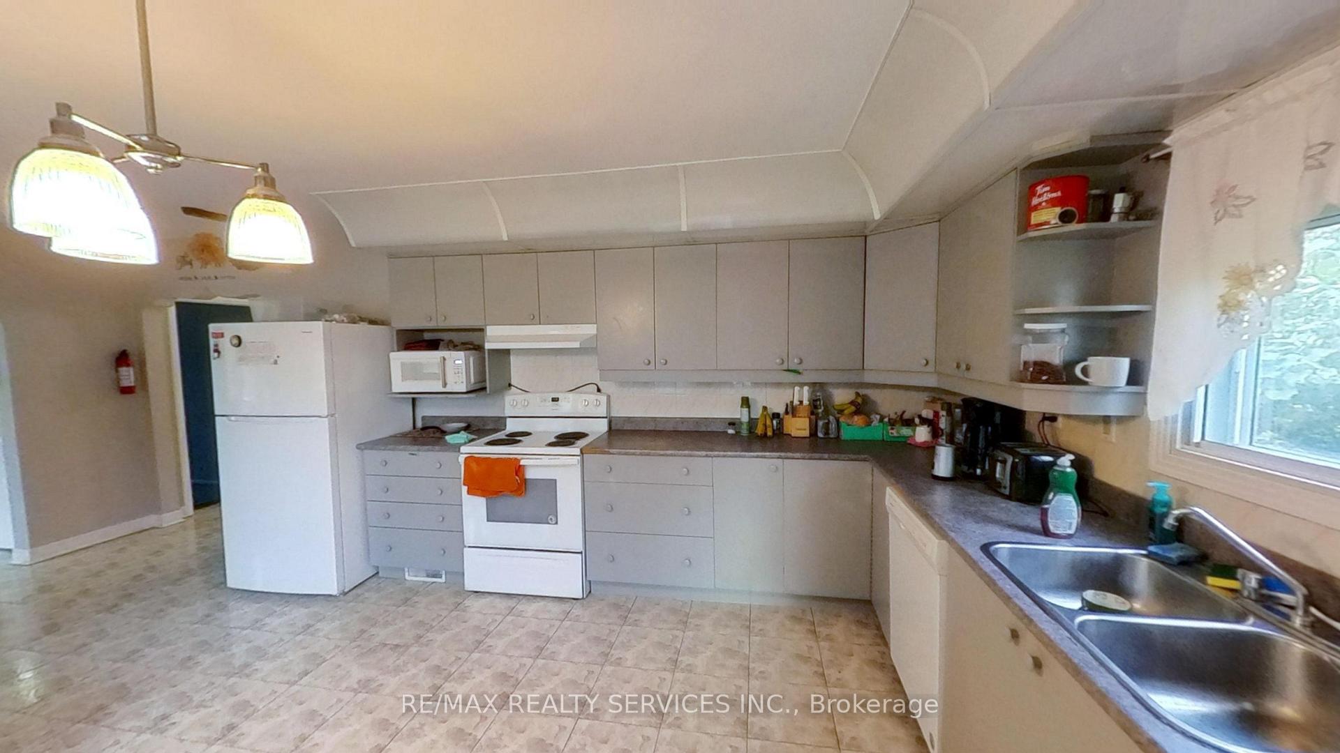 Photo 9 of 1207 Henry Street, Cornwall, Cornwall — HOMEH