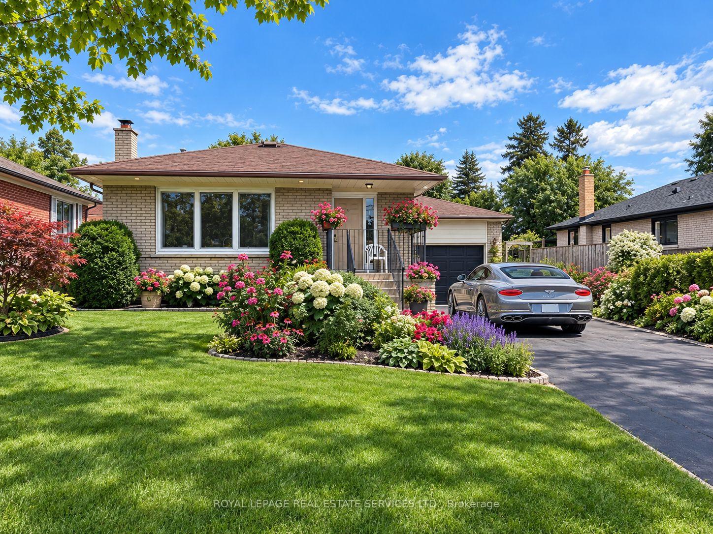 Photo of 305 Queen Mary Drive