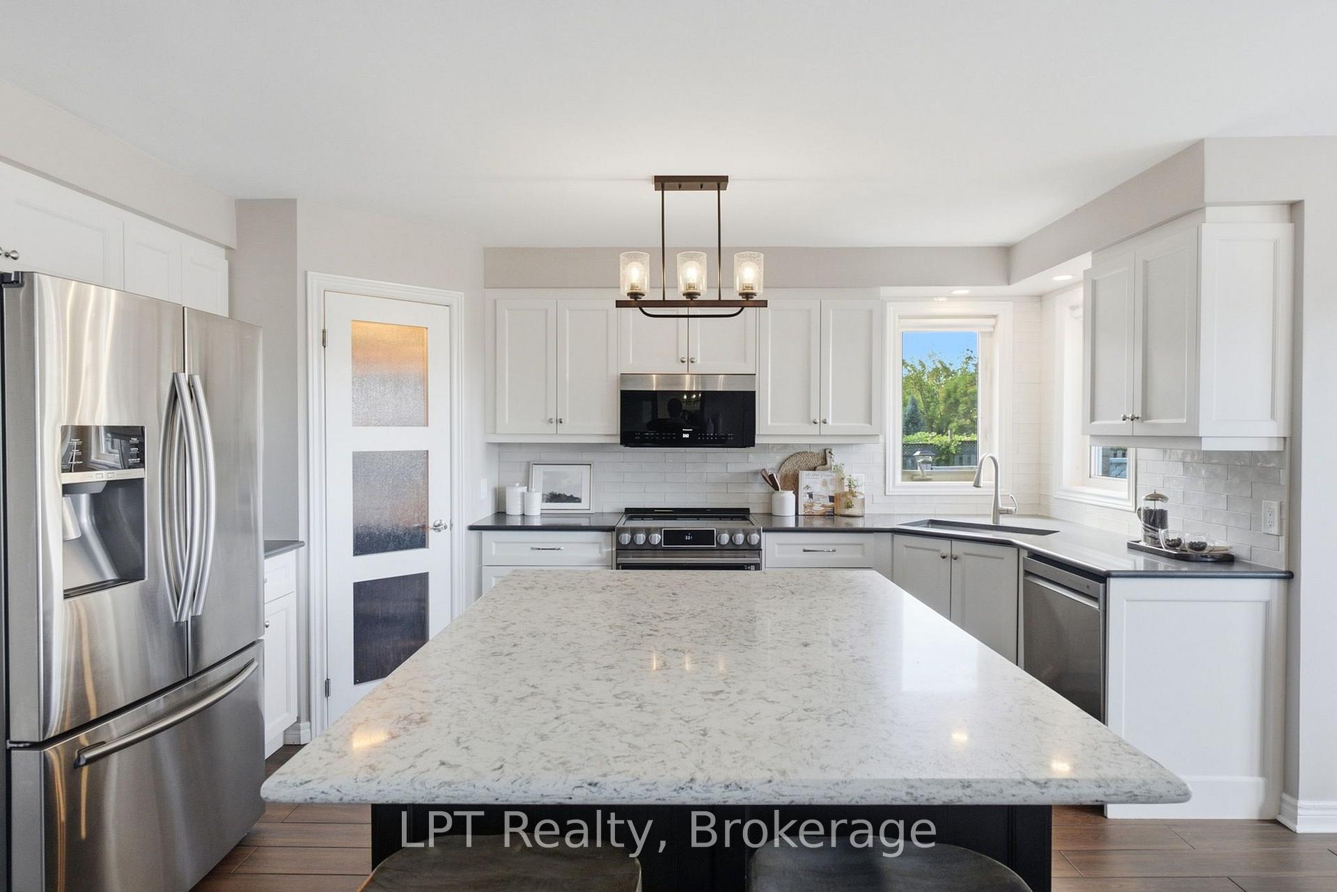 Photo 2 of 152 Sheridan Street, Oshawa, Samac — HOMEH