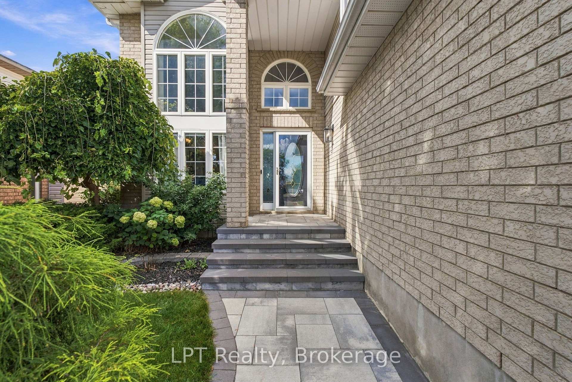 Photo 7 of 152 Sheridan Street, Oshawa, Samac — HOMEH