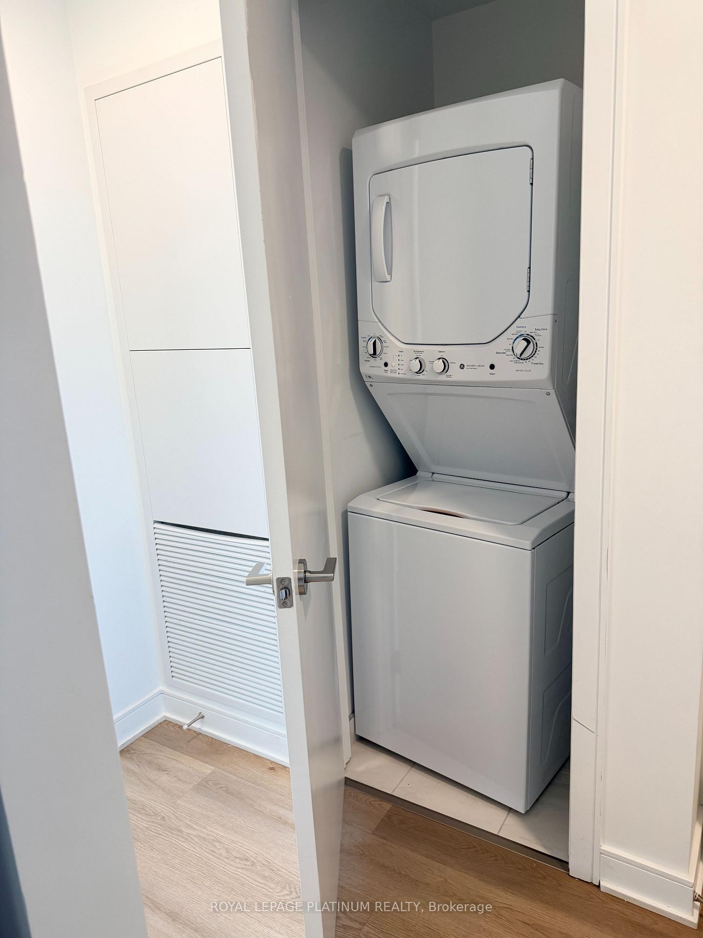 Photo 8 of Unit 819, 86 Dundas Street E, Mississauga, Cooksville — HOMEH