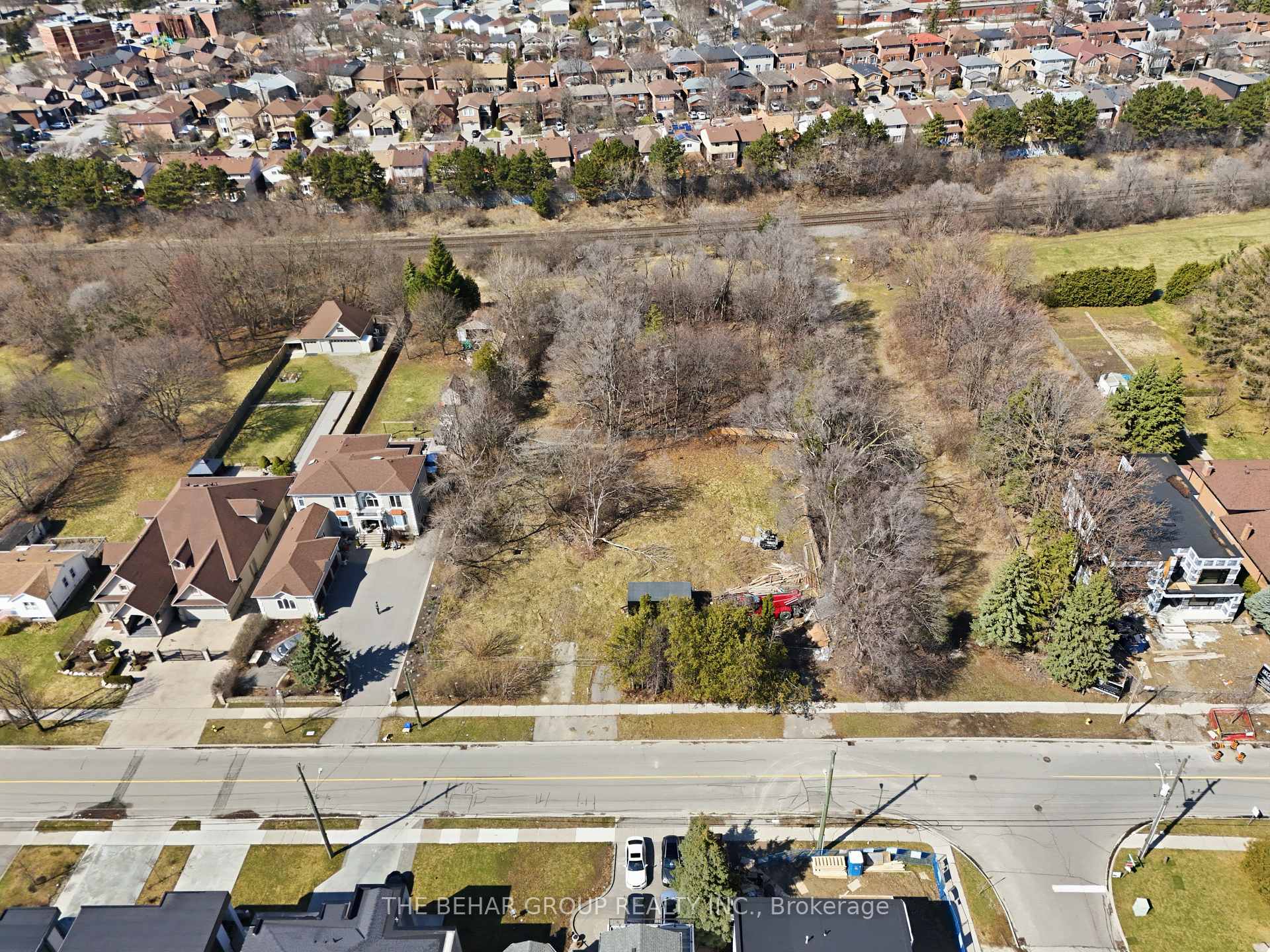Photo 2 of 196-198 Crestwood Road, Vaughan, Crestwood-Springfarm-Yorkhill — HOMEH