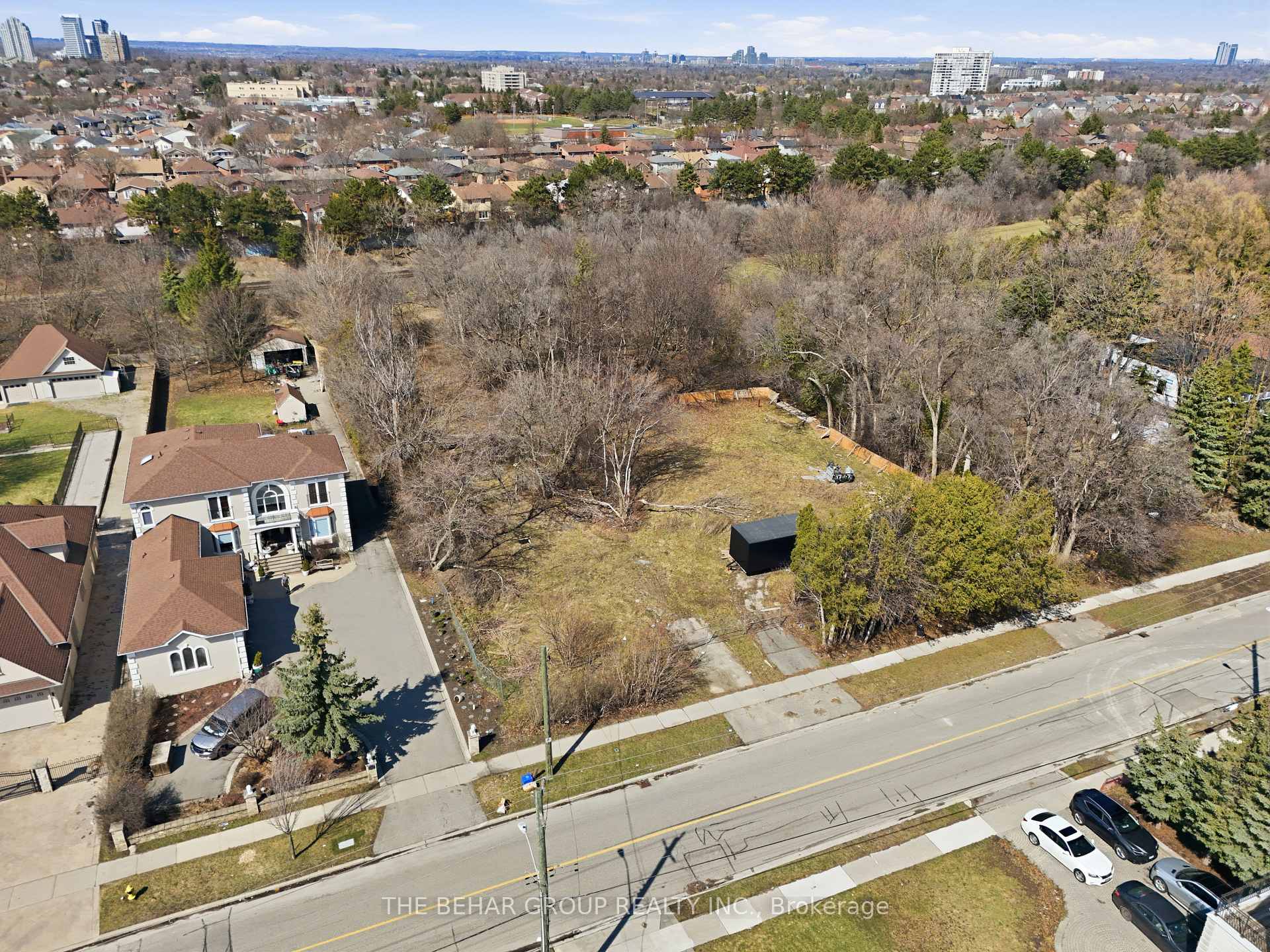 Photo 4 of 196-198 Crestwood Road, Vaughan, Crestwood-Springfarm-Yorkhill — HOMEH