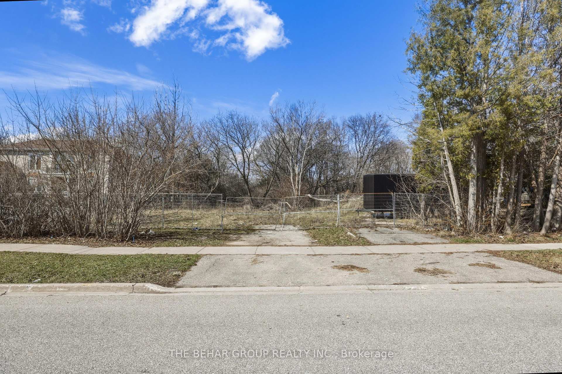 Photo 5 of 196-198 Crestwood Road, Vaughan, Crestwood-Springfarm-Yorkhill — HOMEH