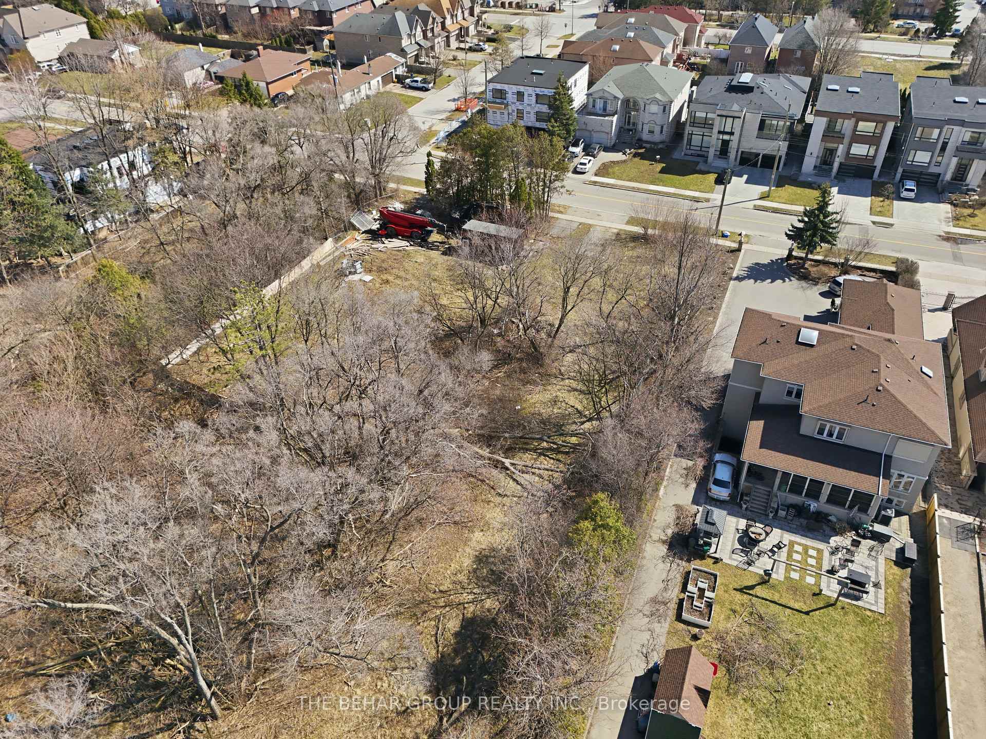 Photo 7 of 196-198 Crestwood Road, Vaughan, Crestwood-Springfarm-Yorkhill — HOMEH