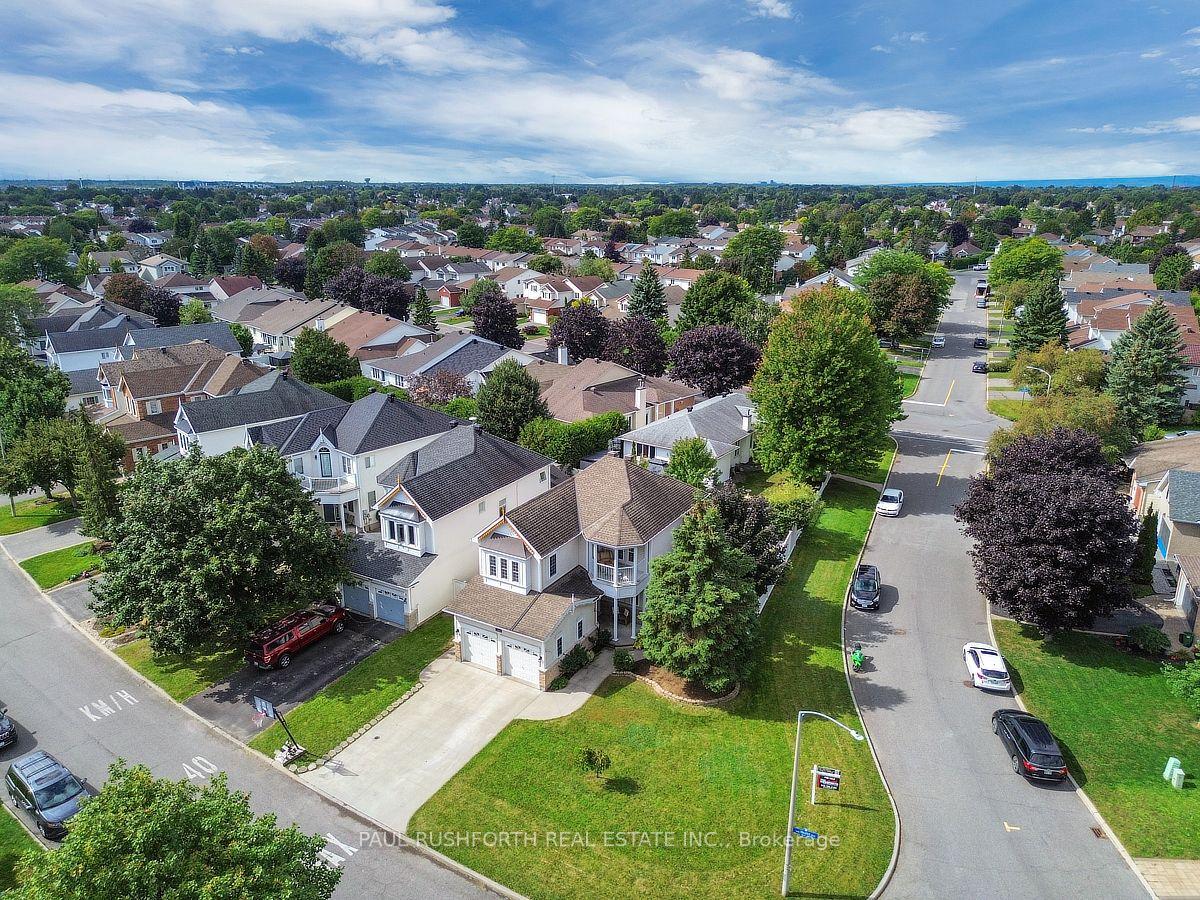 Photo 3 of 1800 Nicolet Way, Ottawa, Fallingbrook/Gardenway South — HOMEH