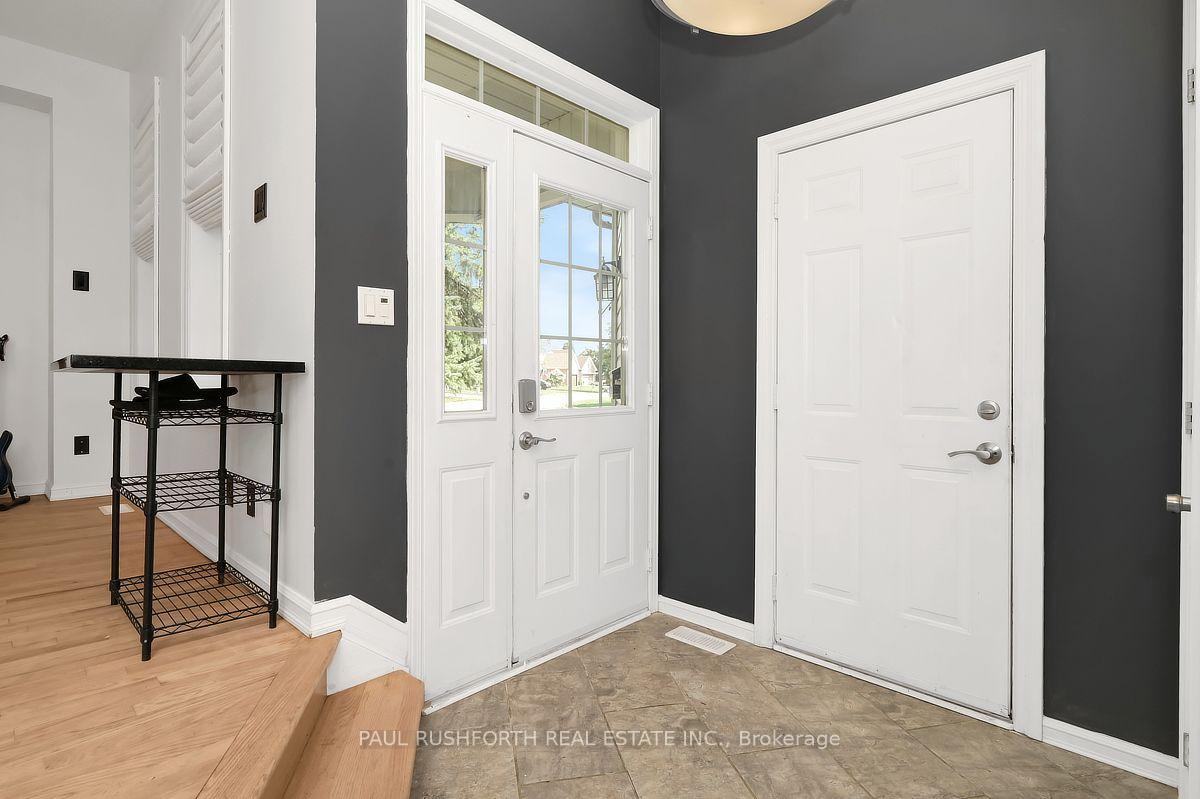 Photo 4 of 1800 Nicolet Way, Ottawa, Fallingbrook/Gardenway South — HOMEH