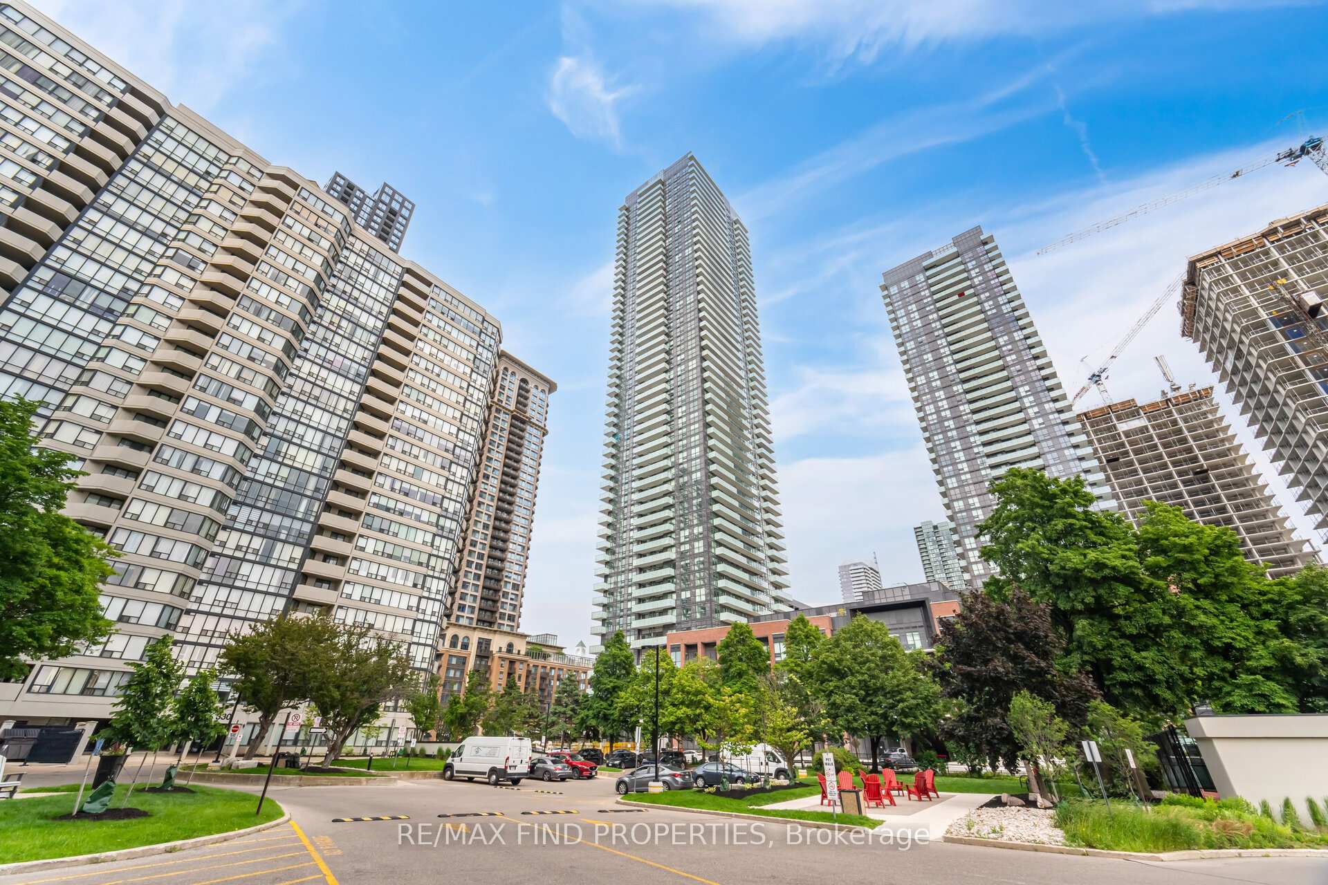 Photo 2 of Unit 1405, 430 Square One Drive, Mississauga, City Centre — HOMEH