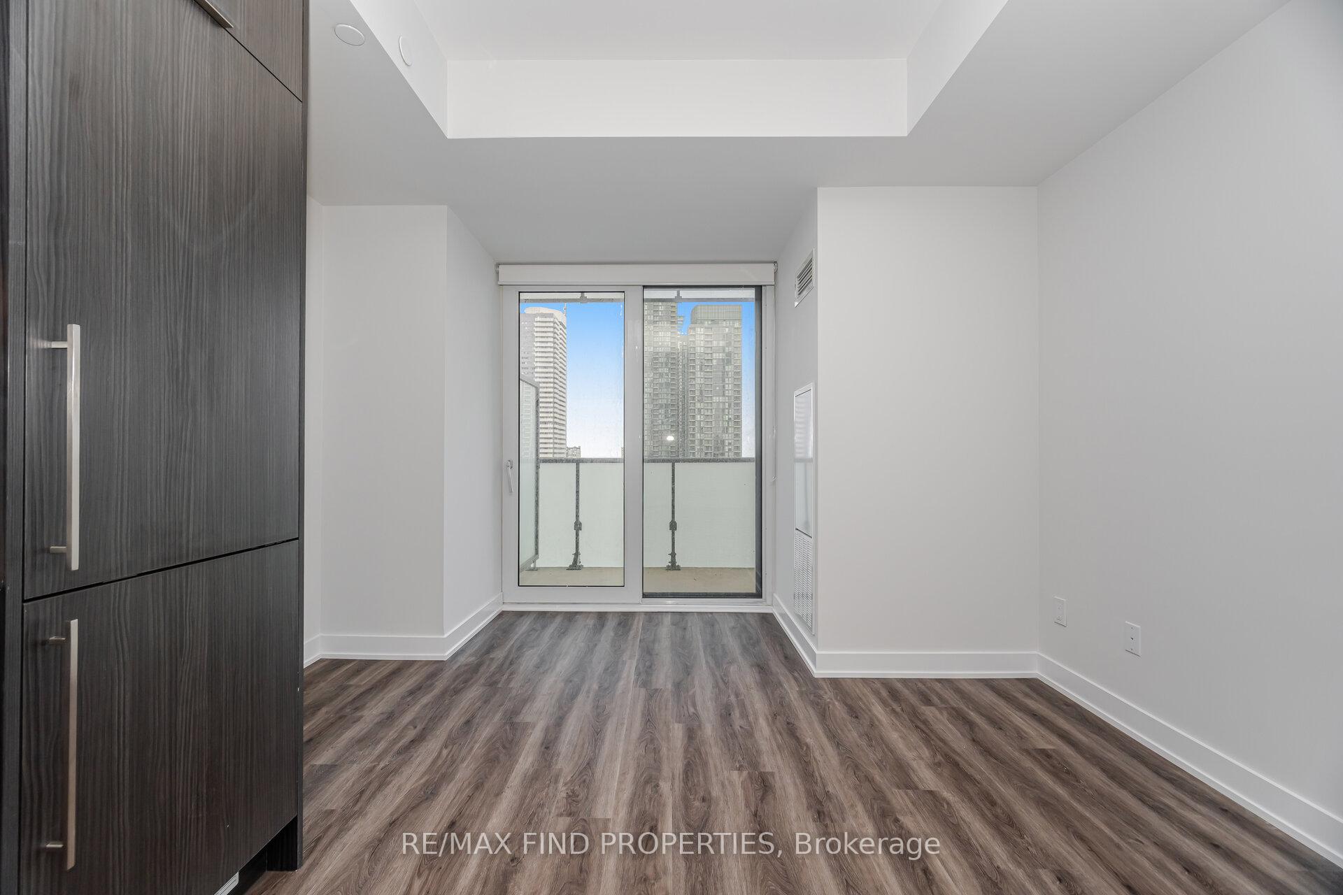 Photo 18 of Unit 1405, 430 Square One Drive, Mississauga, City Centre — HOMEH