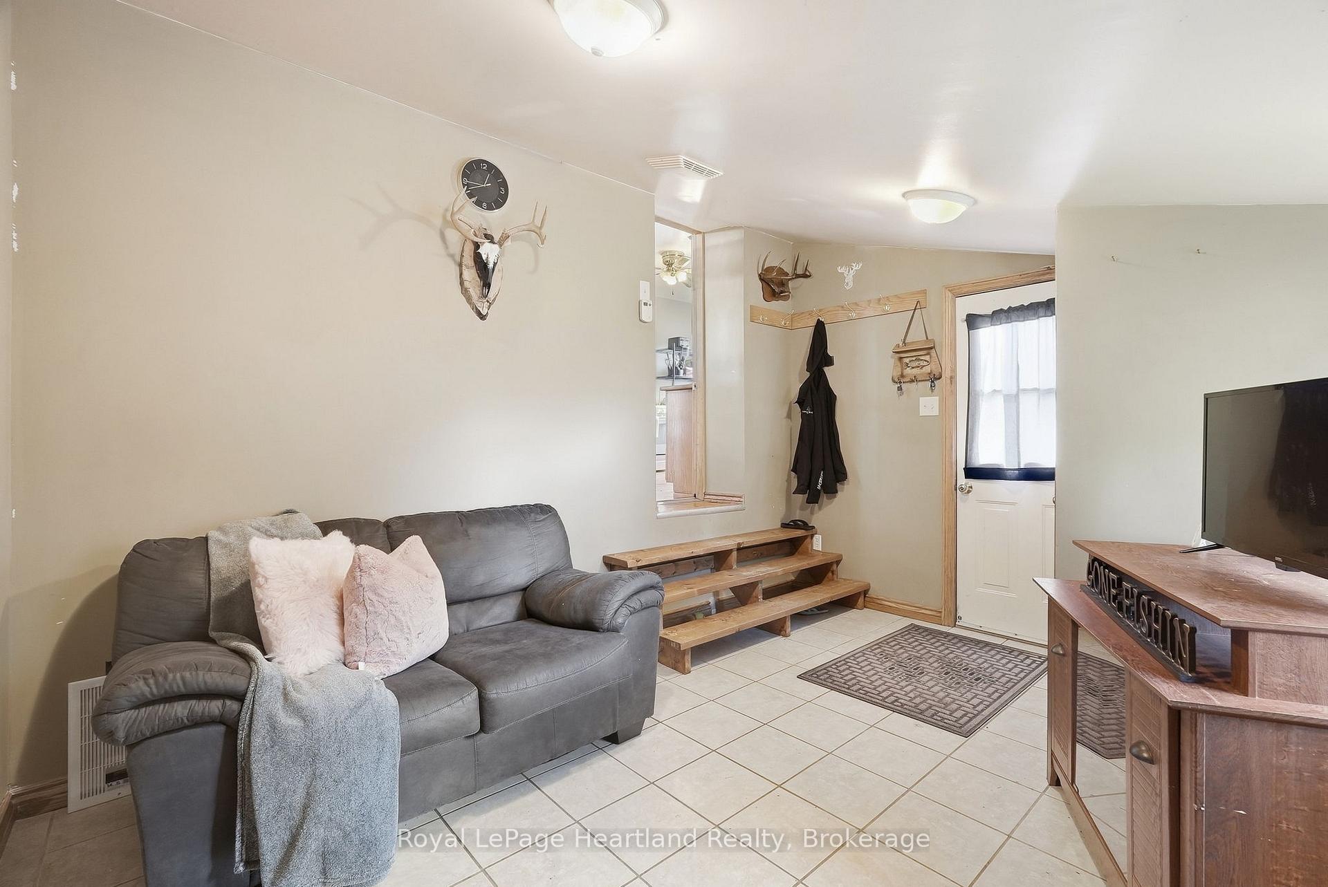Photo 15 of 8 Clarke Street S, Minto — HOMEH