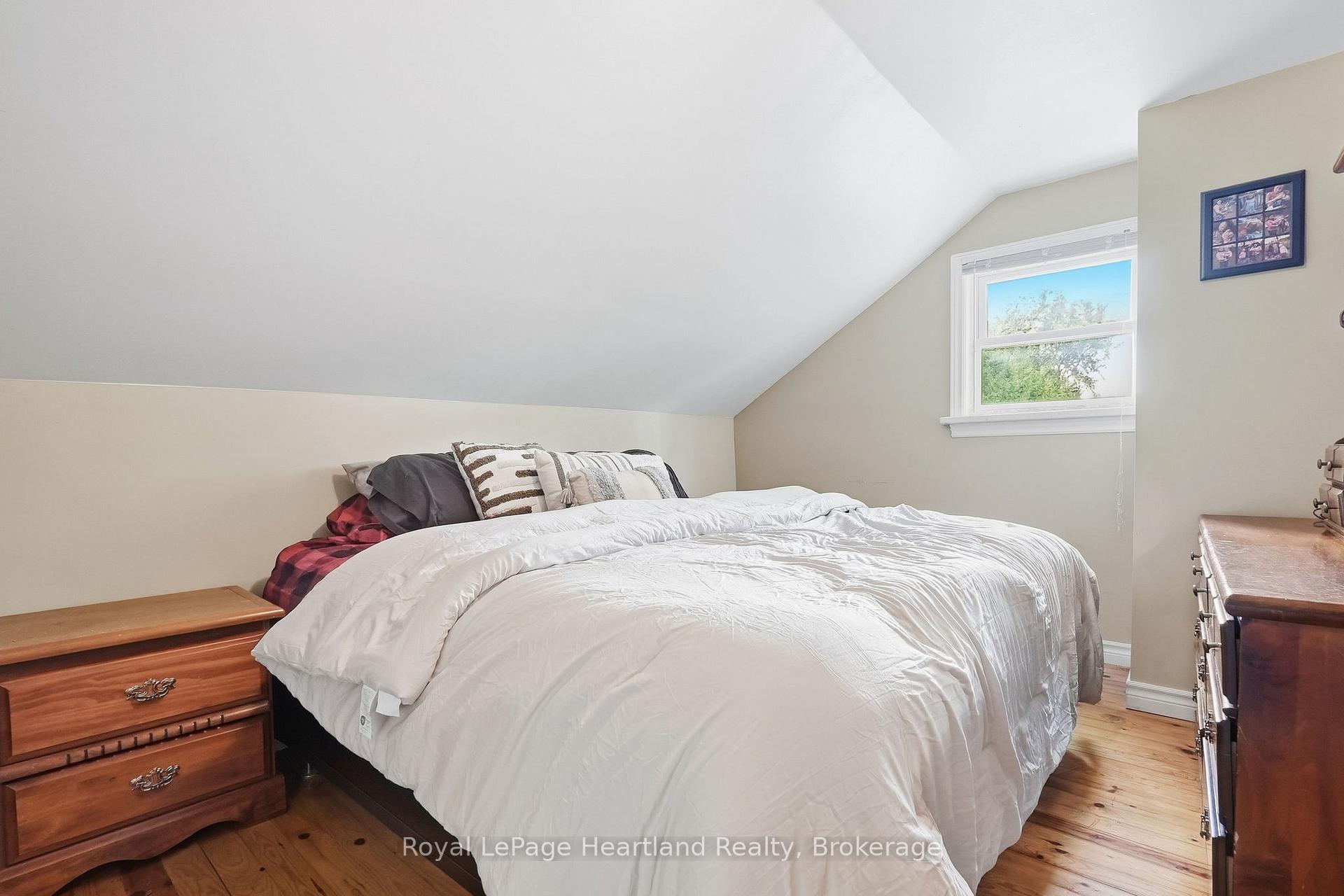 Photo 20 of 8 Clarke Street S, Minto — HOMEH