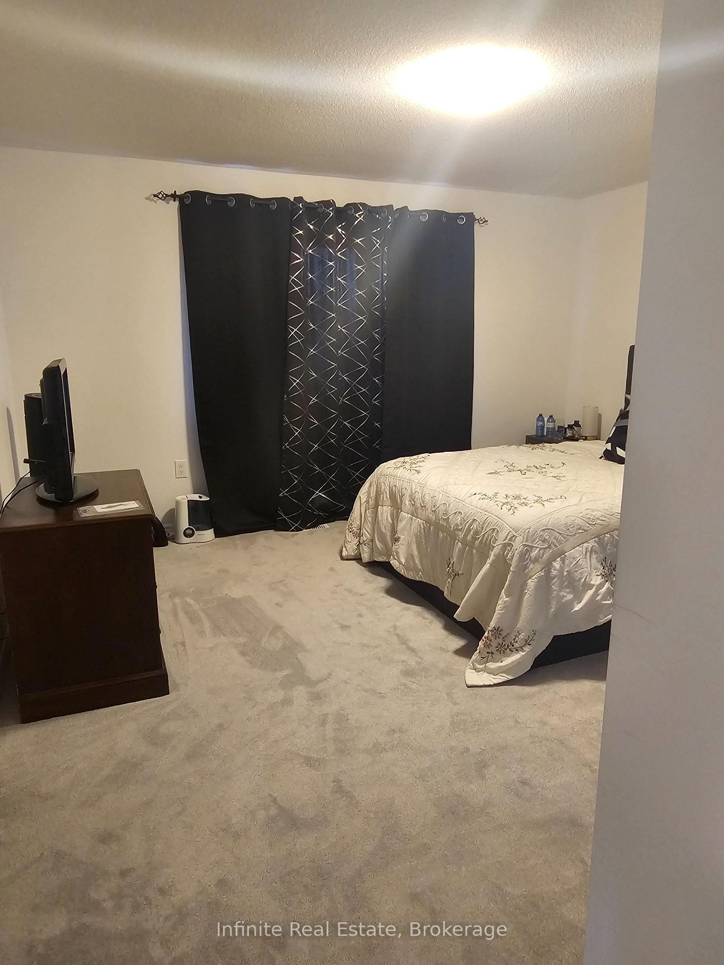 Photo 12 of 14 Doc Lougheed Avenue, Southgate — HOMEH