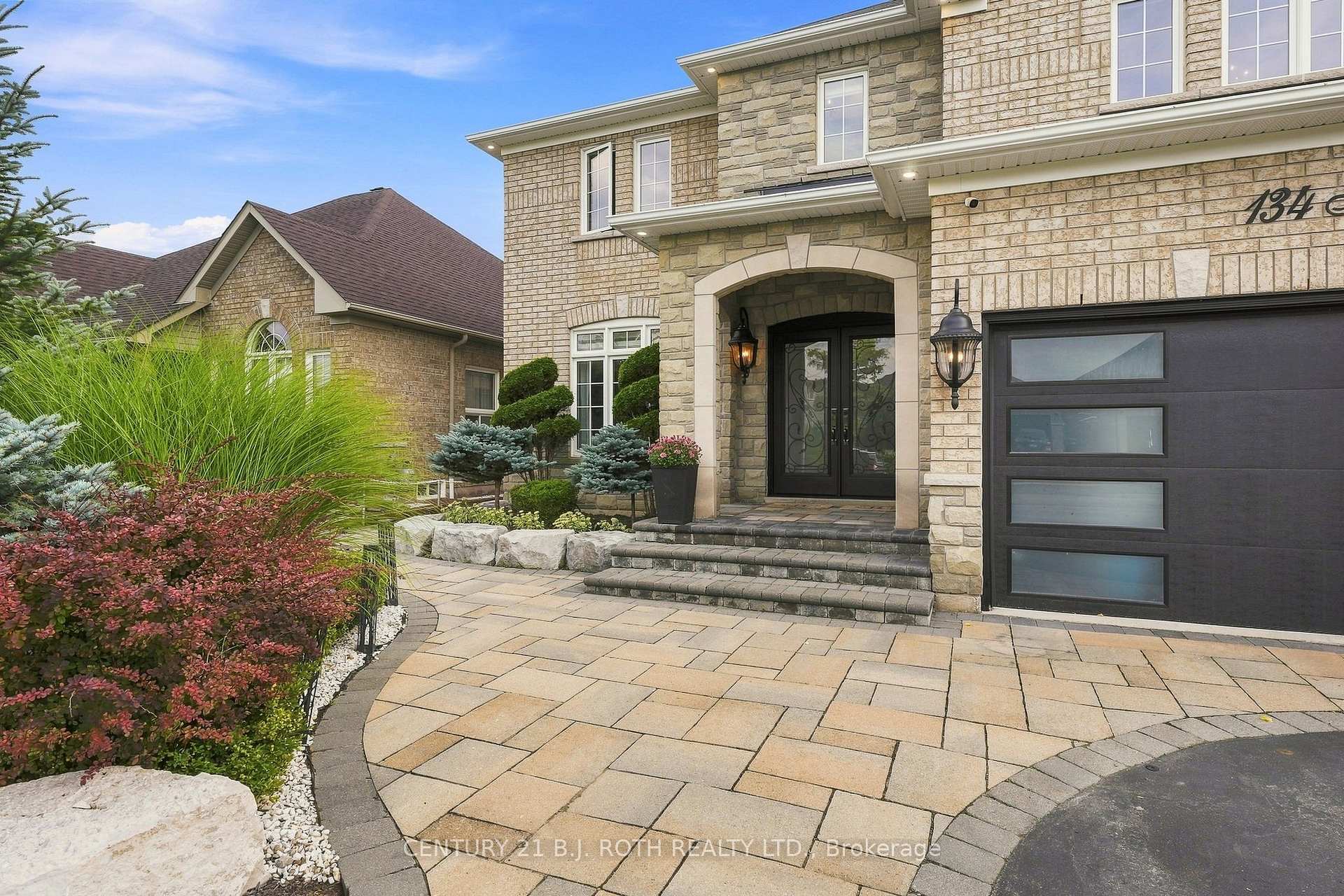 Photo 2 of 134 Sandringham Drive, Barrie, Innis-Shore — HOMEH