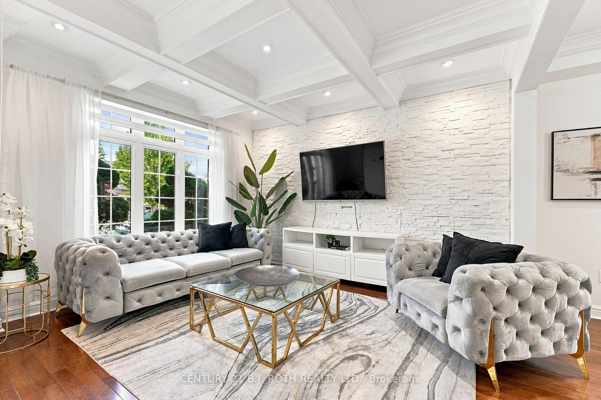 Photo 5 of 134 Sandringham Drive, Barrie, Innis-Shore — HOMEH