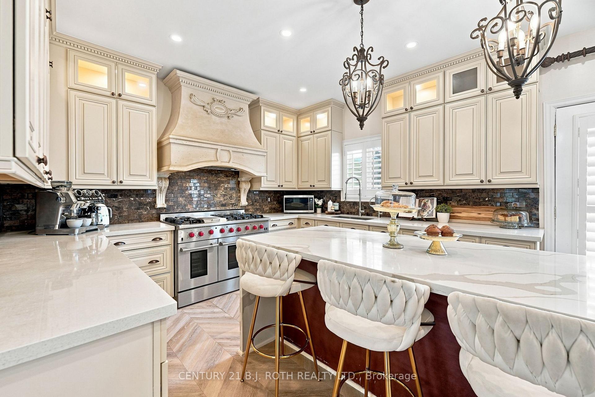 Photo 9 of 134 Sandringham Drive, Barrie, Innis-Shore — HOMEH