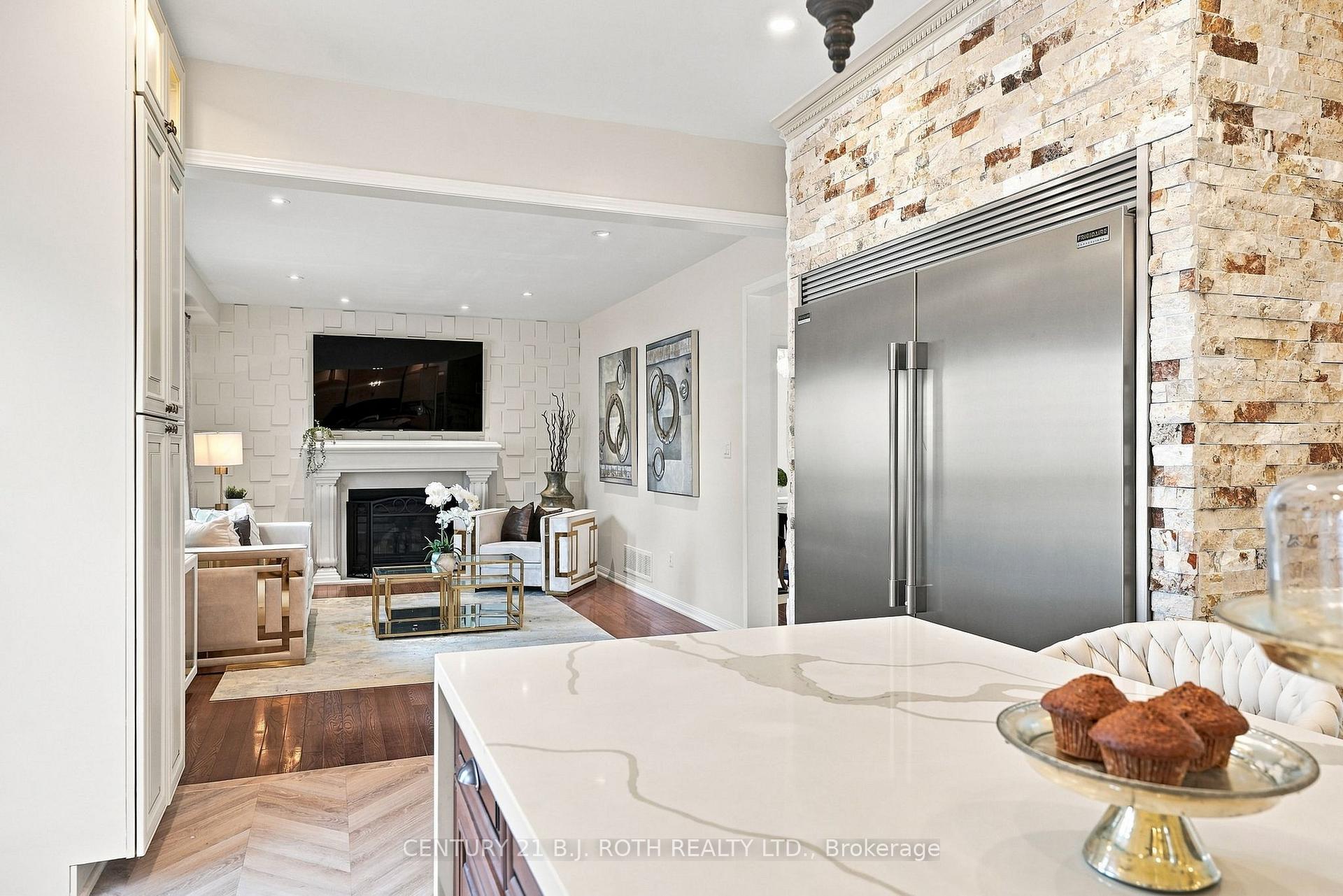 Photo 12 of 134 Sandringham Drive, Barrie, Innis-Shore — HOMEH