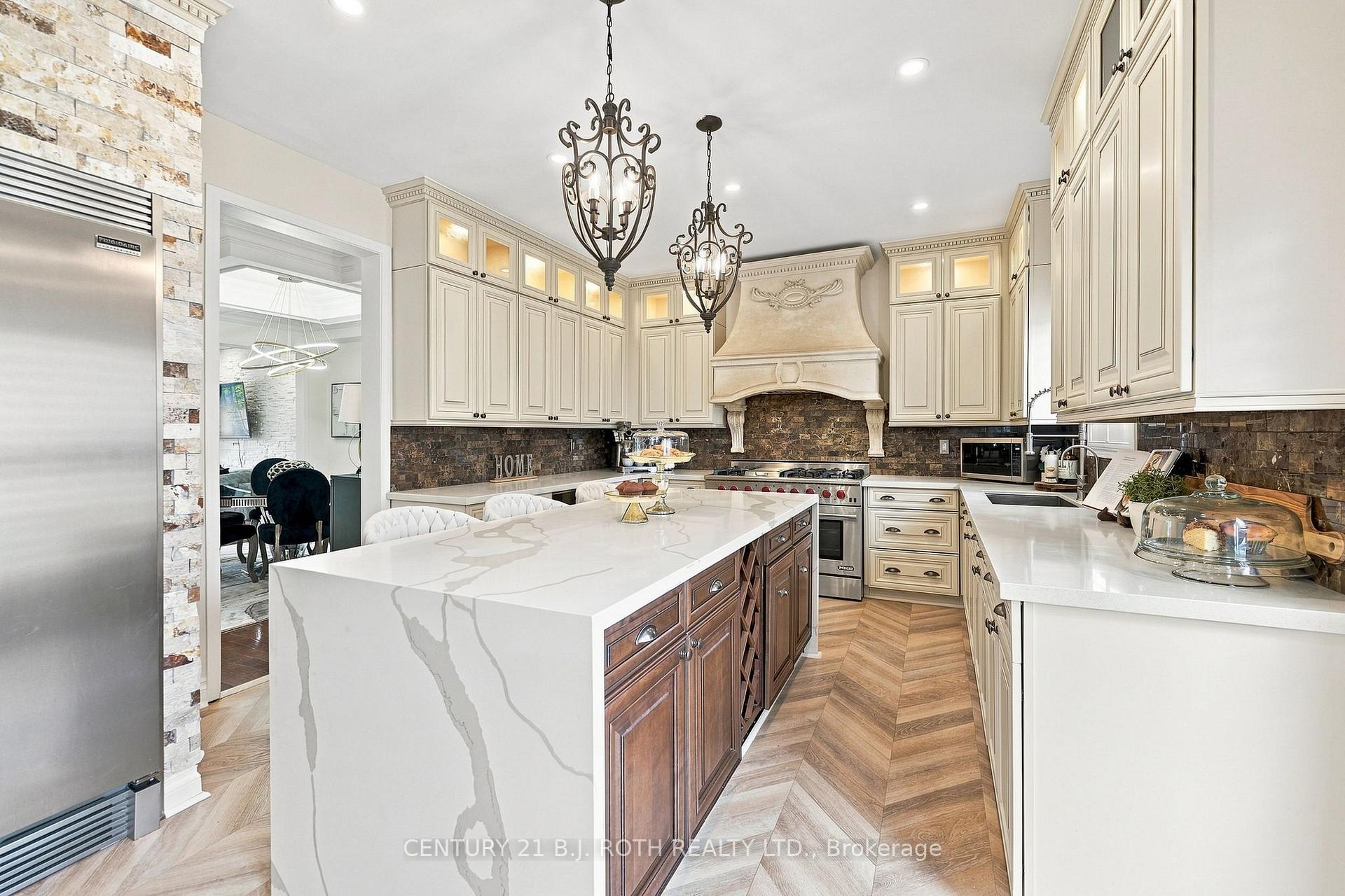 Photo 13 of 134 Sandringham Drive, Barrie, Innis-Shore — HOMEH
