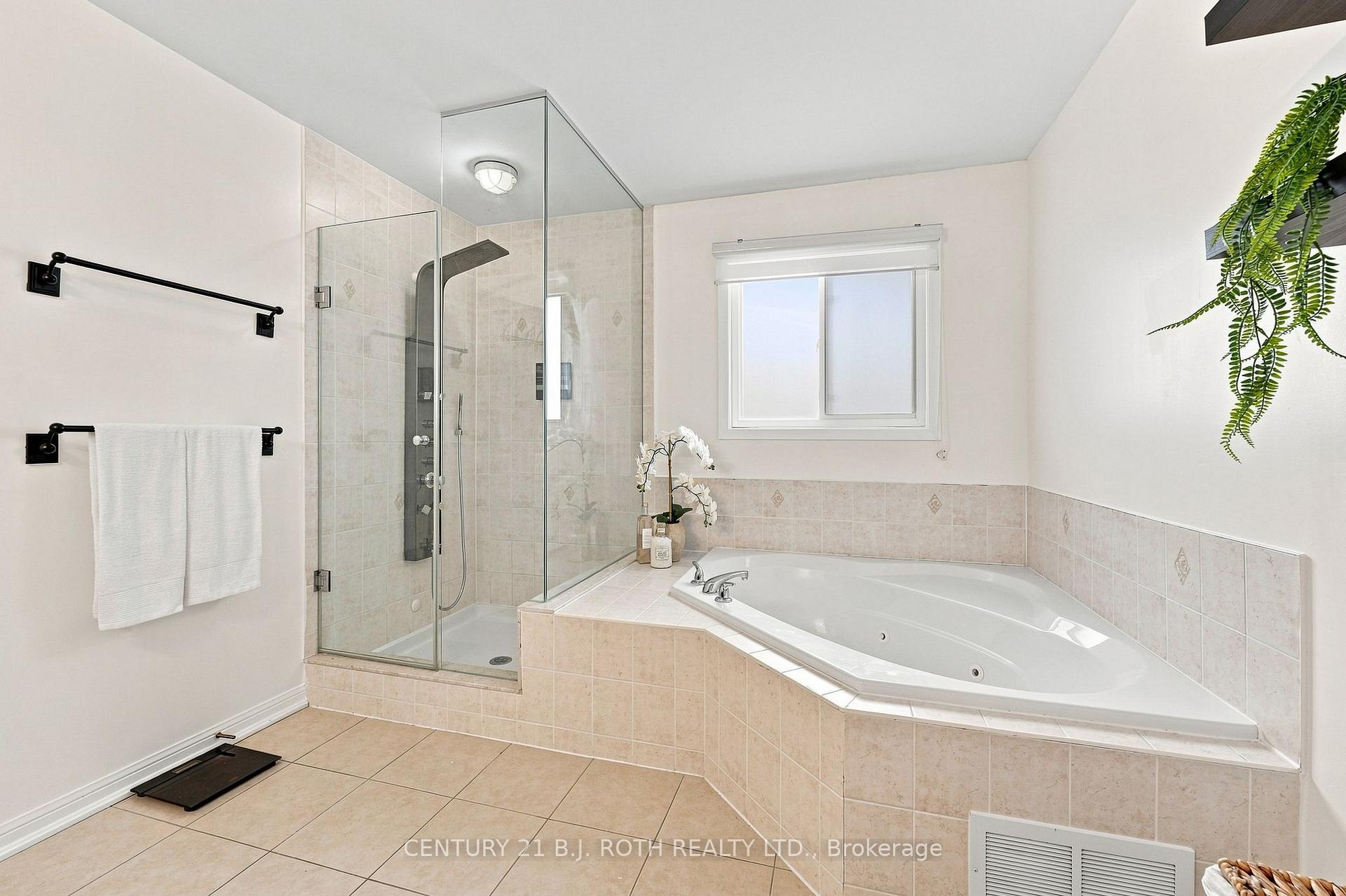 Photo 27 of 134 Sandringham Drive, Barrie, Innis-Shore — HOMEH