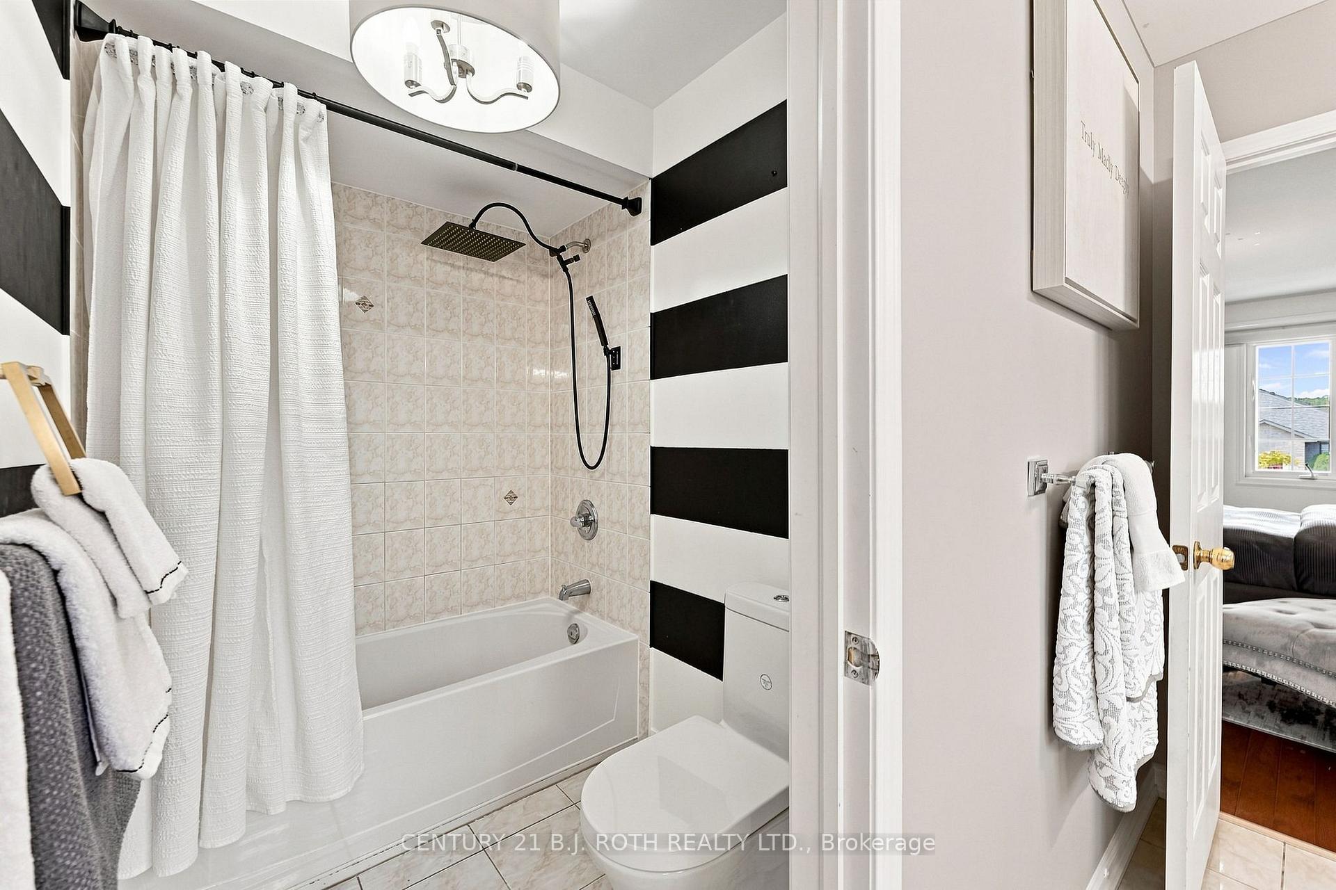 Photo 31 of 134 Sandringham Drive, Barrie, Innis-Shore — HOMEH