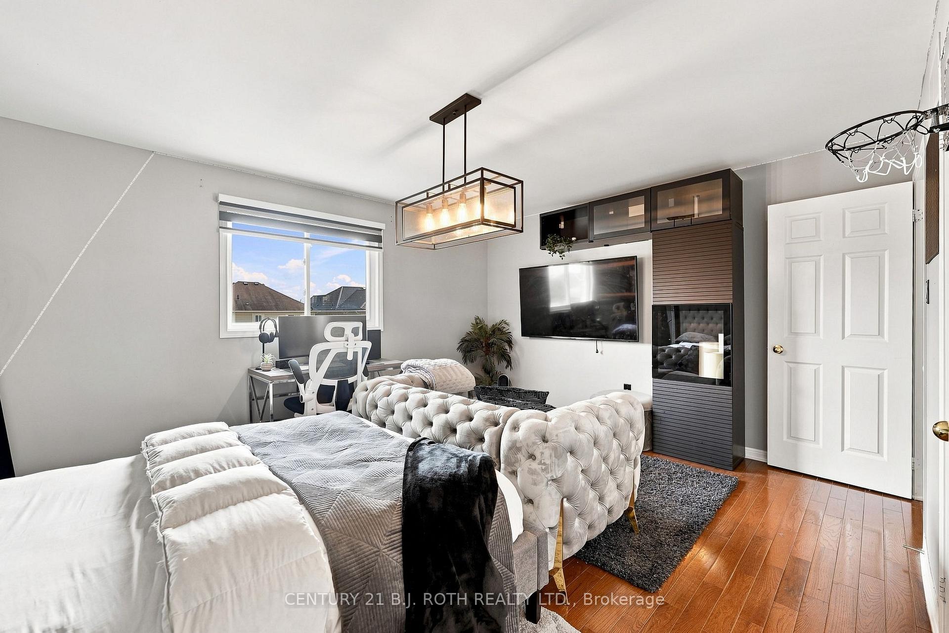 Photo 33 of 134 Sandringham Drive, Barrie, Innis-Shore — HOMEH