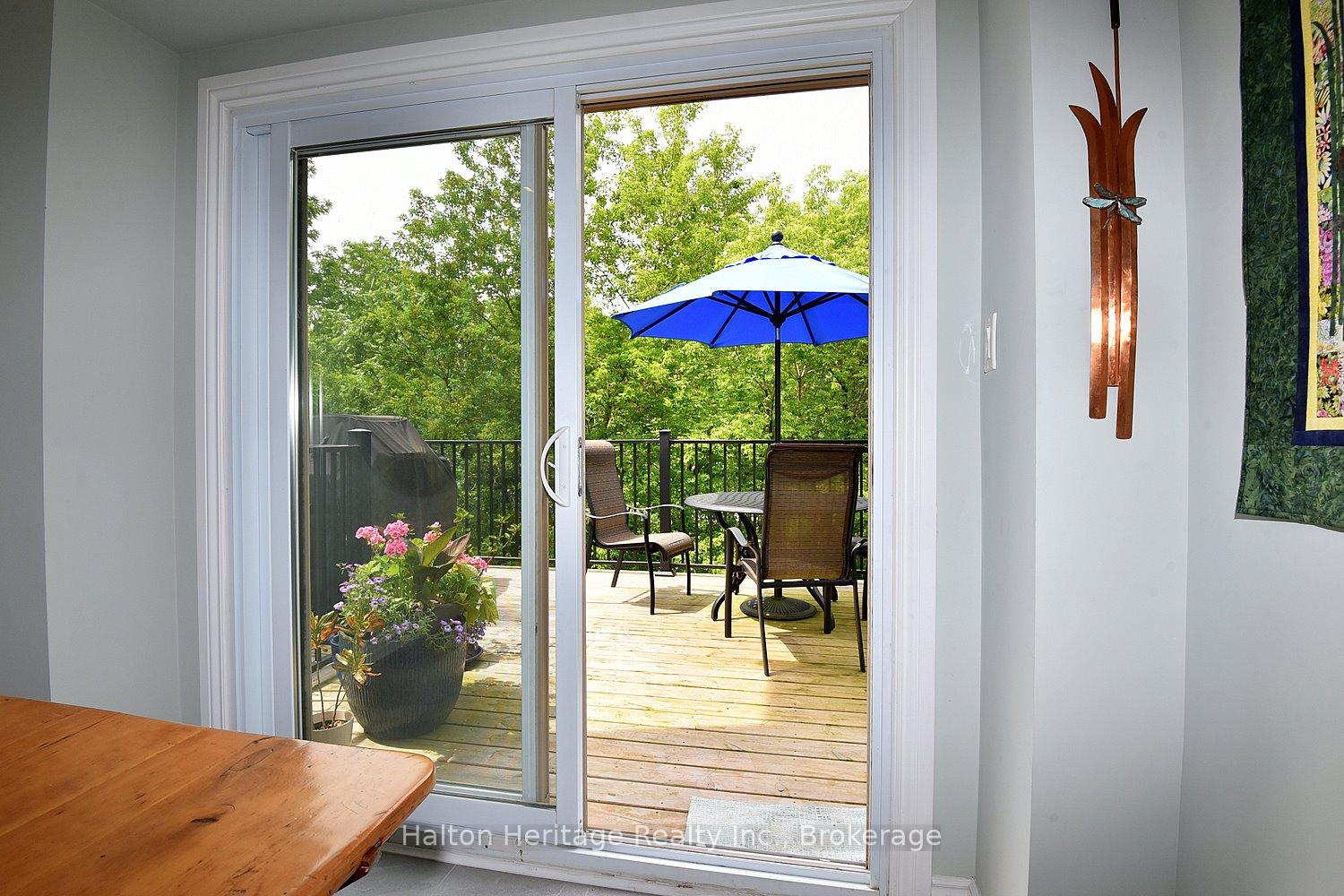 Photo 16 of 34 Howard Boulevard, Hamilton, Waterdown — HOMEH