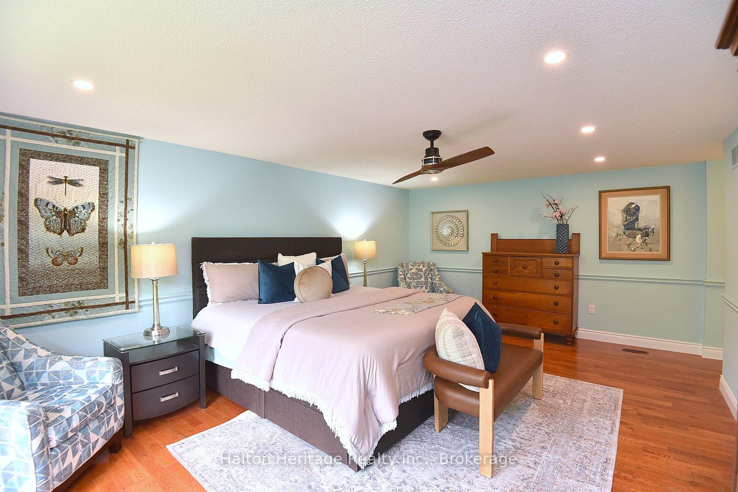 Photo 29 of 34 Howard Boulevard, Hamilton, Waterdown — HOMEH