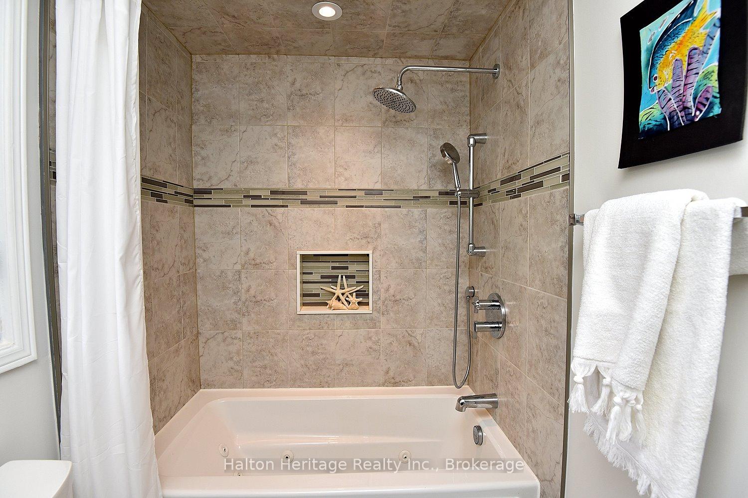 Photo 35 of 34 Howard Boulevard, Hamilton, Waterdown — HOMEH