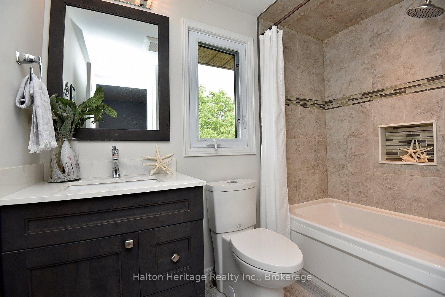 Photo 37 of 34 Howard Boulevard, Hamilton, Waterdown — HOMEH