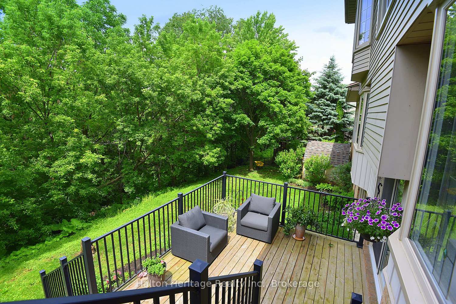 Photo 39 of 34 Howard Boulevard, Hamilton, Waterdown — HOMEH