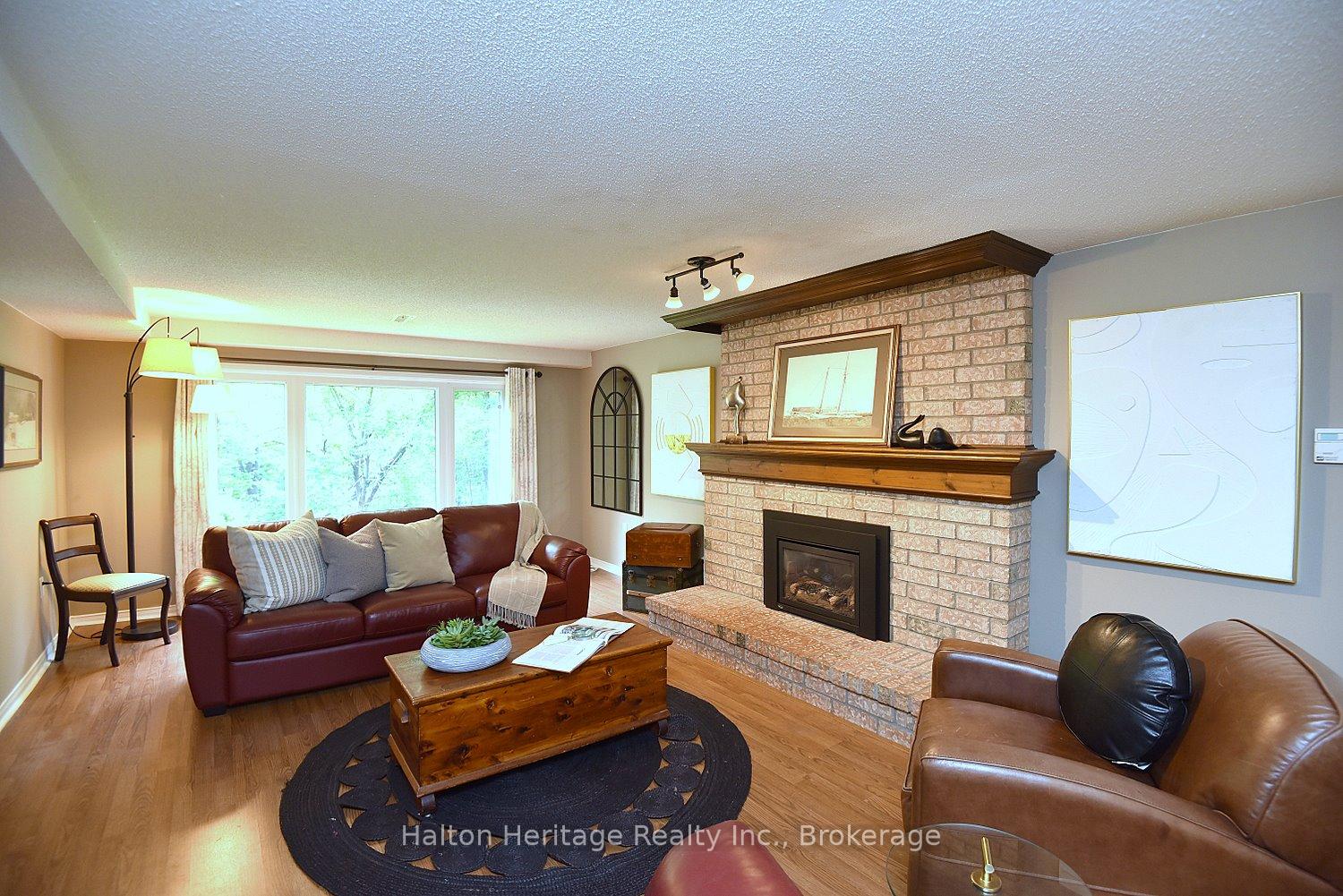 Photo 44 of 34 Howard Boulevard, Hamilton, Waterdown — HOMEH