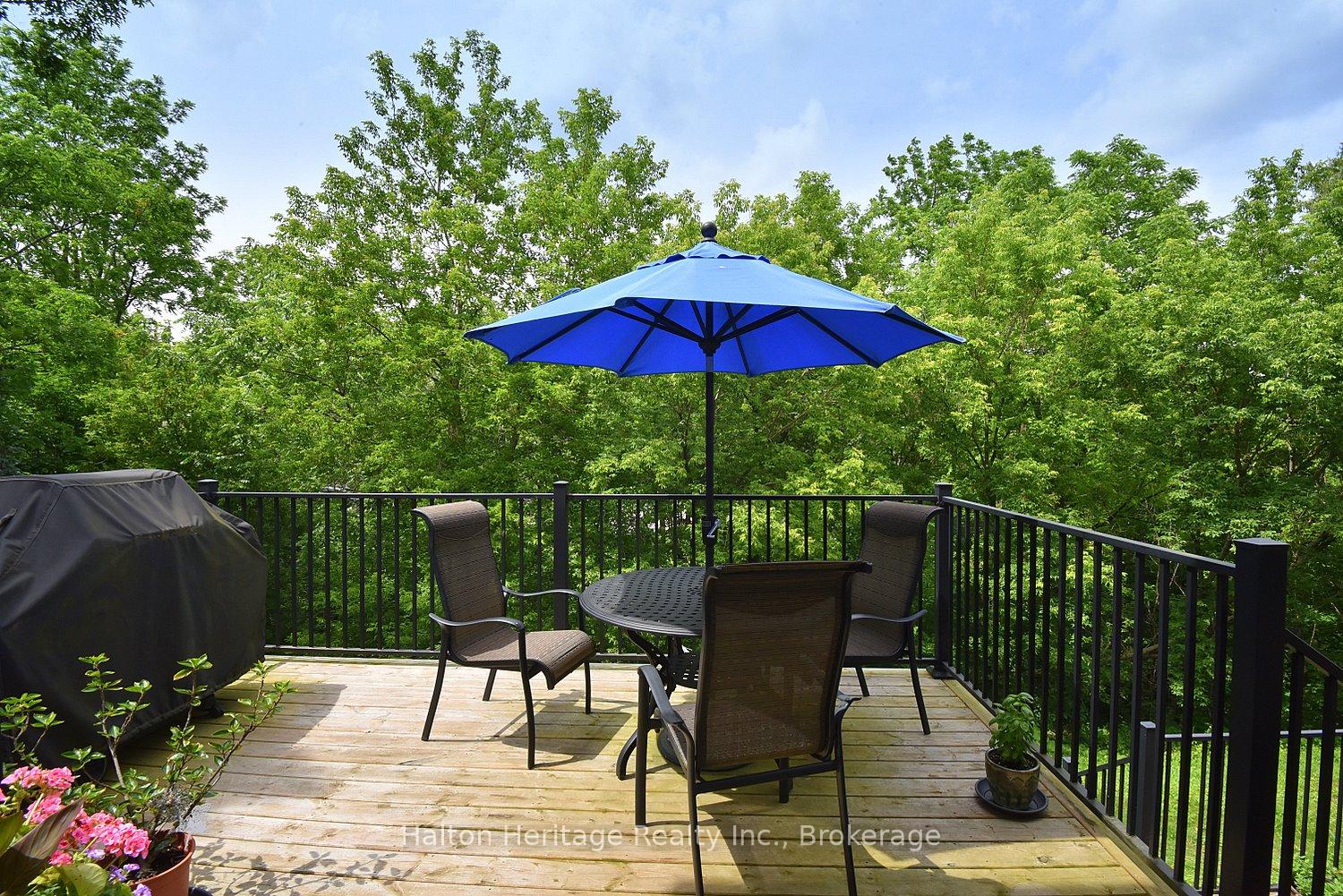 Photo 47 of 34 Howard Boulevard, Hamilton, Waterdown — HOMEH