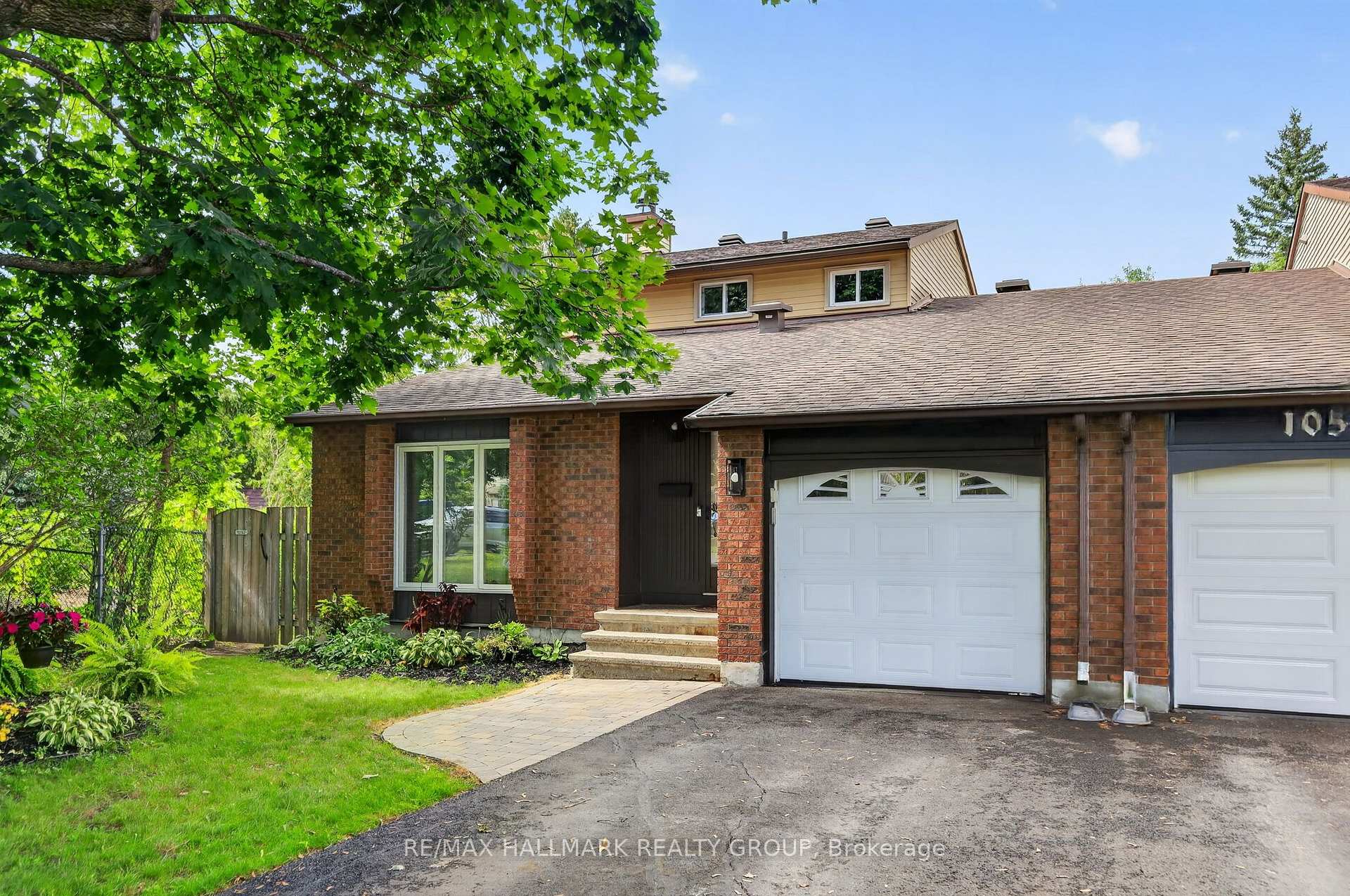 Photo 2 of 1055 Avignon Court, Ottawa, Orleans Wood — HOMEH
