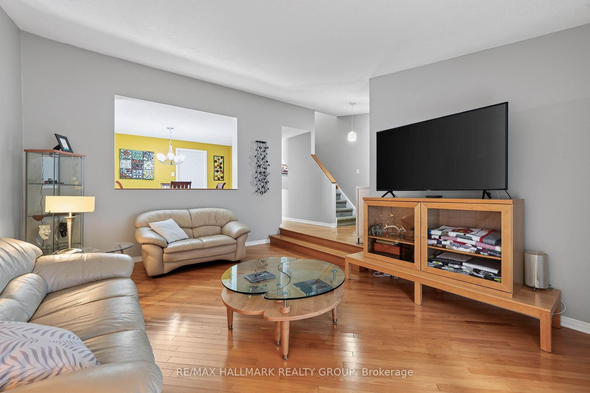 Photo 6 of 1055 Avignon Court, Ottawa, Orleans Wood — HOMEH