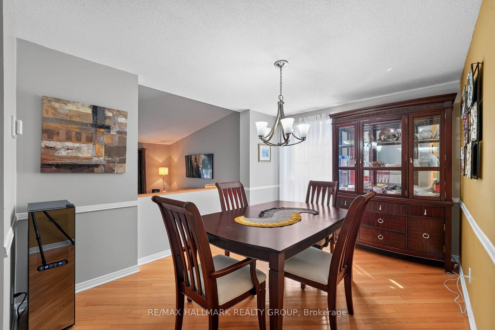 Photo 9 of 1055 Avignon Court, Ottawa, Orleans Wood — HOMEH