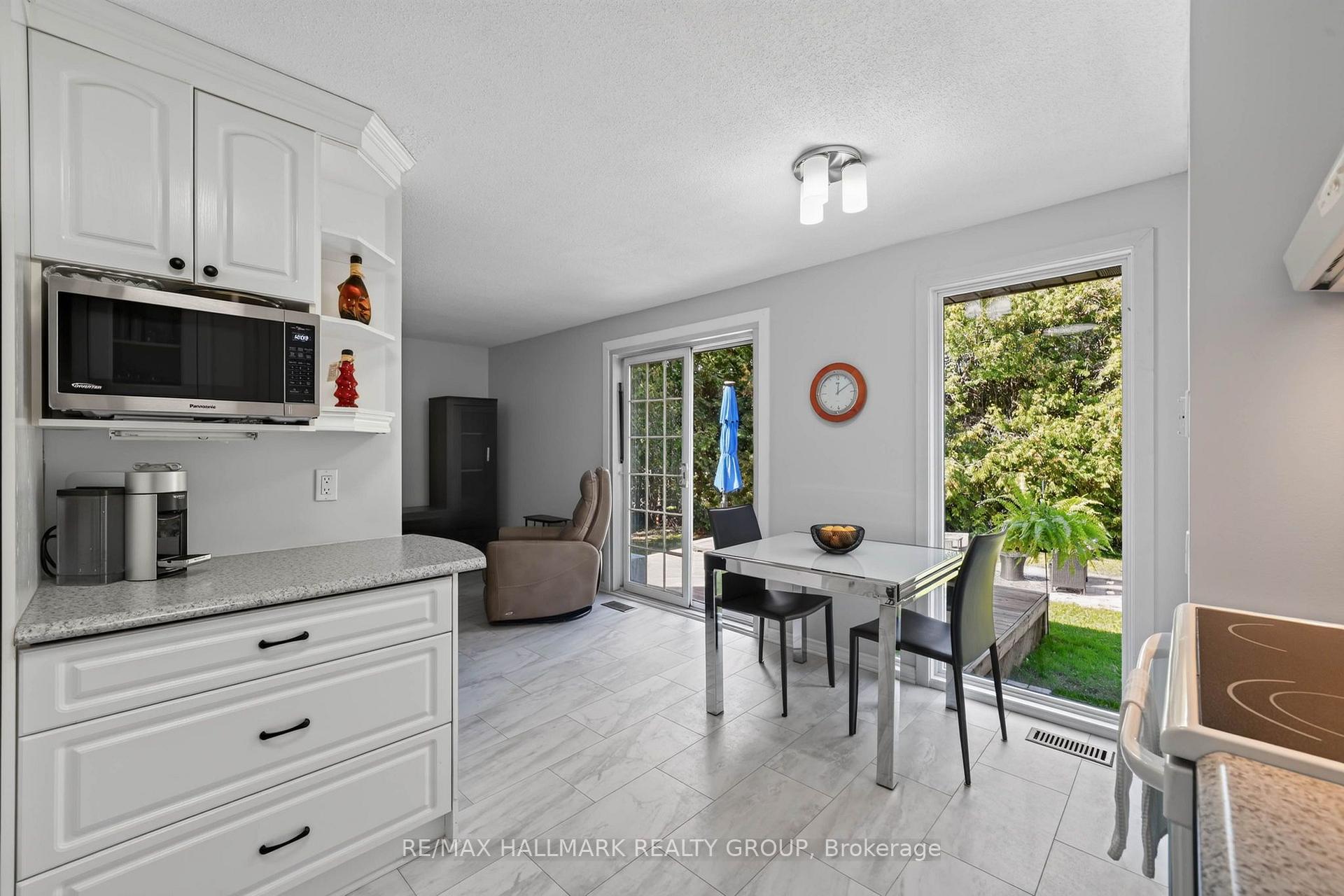 Photo 12 of 1055 Avignon Court, Ottawa, Orleans Wood — HOMEH