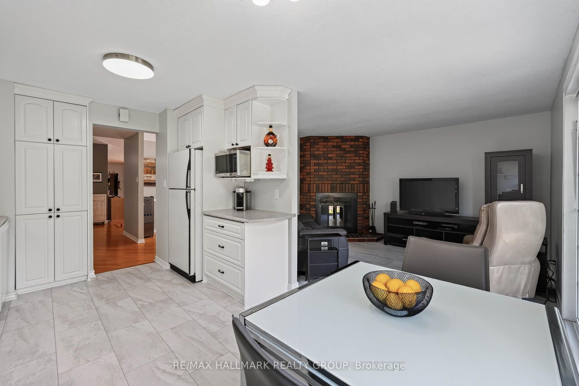 Photo 15 of 1055 Avignon Court, Ottawa, Orleans Wood — HOMEH